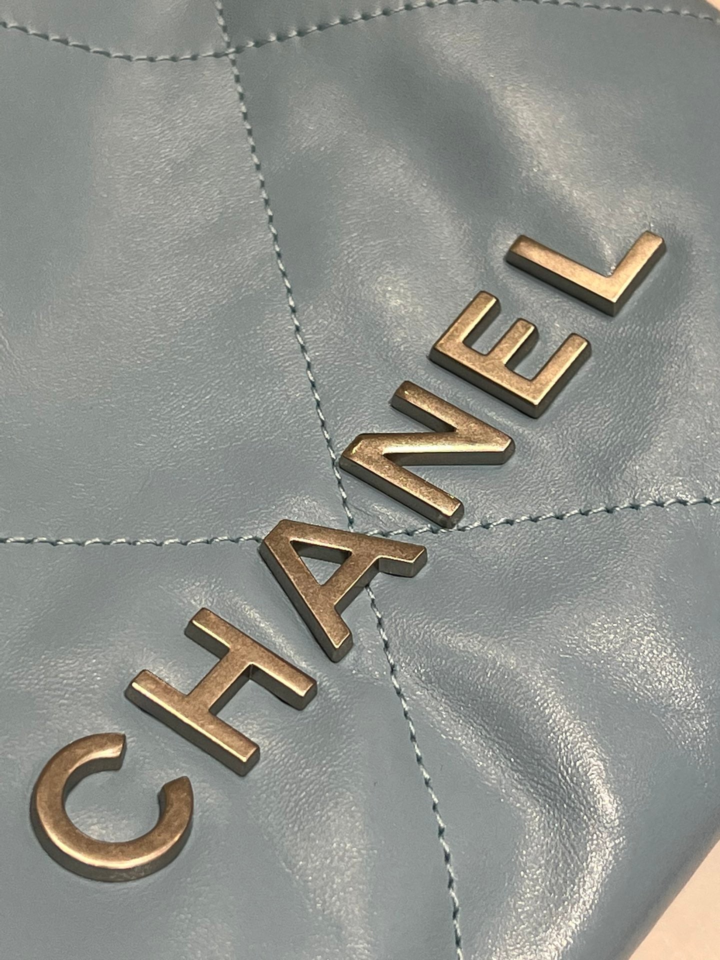 CH Hobo Bags MINI SAC 22