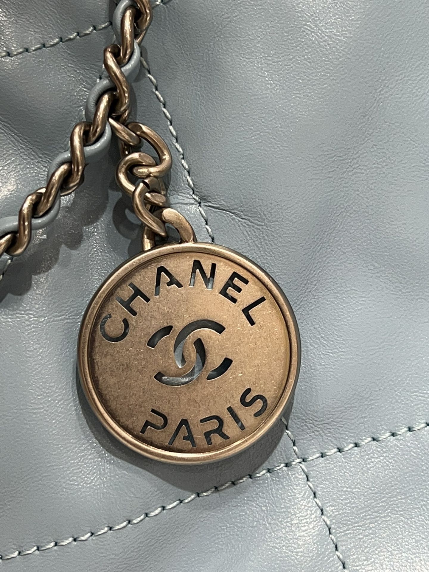 CH Hobo Bags MINI SAC 22
