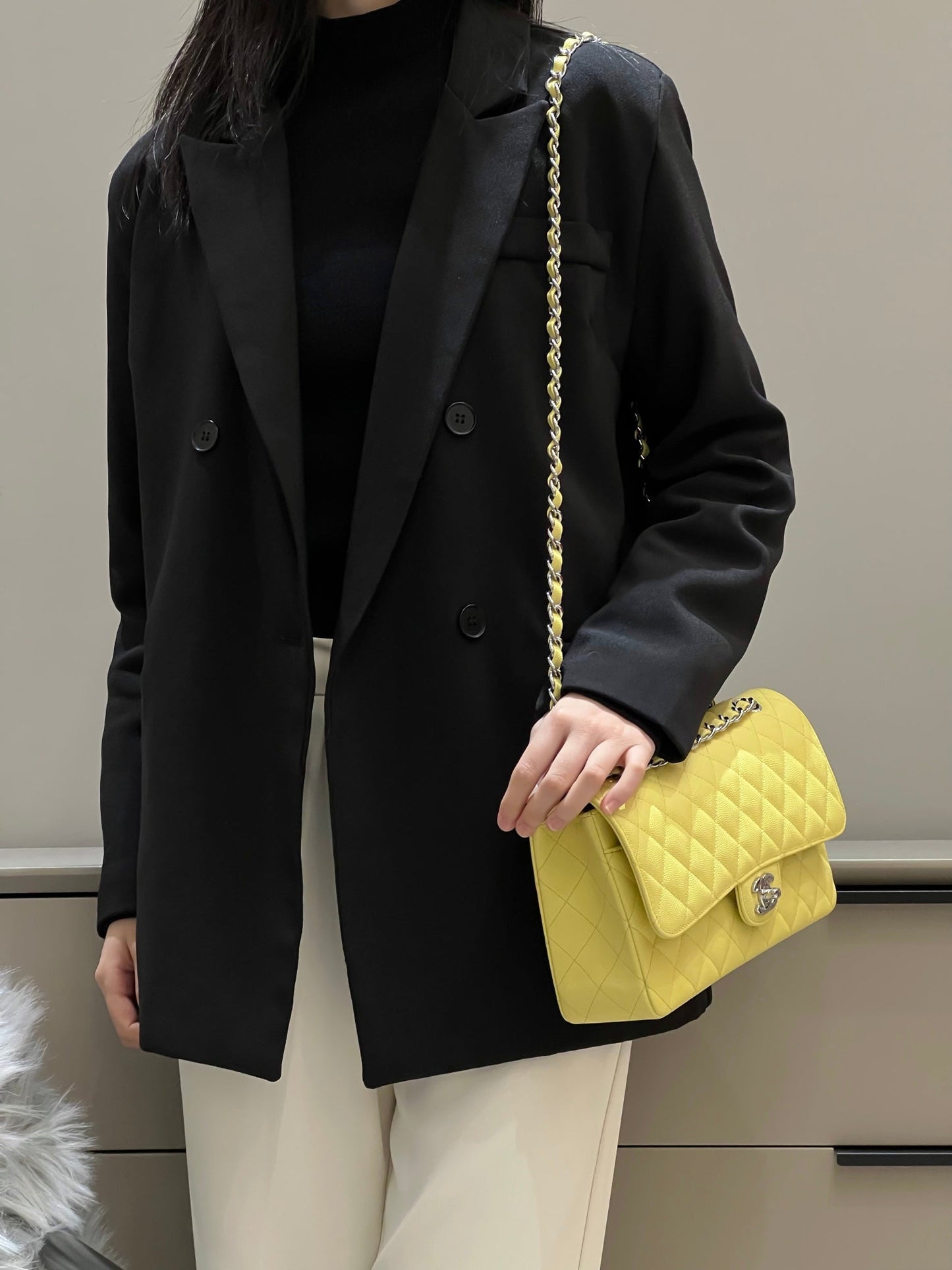CH CLASSIC 11.12 HANDBAG 25.5 Small Grained Calfskin Yellow