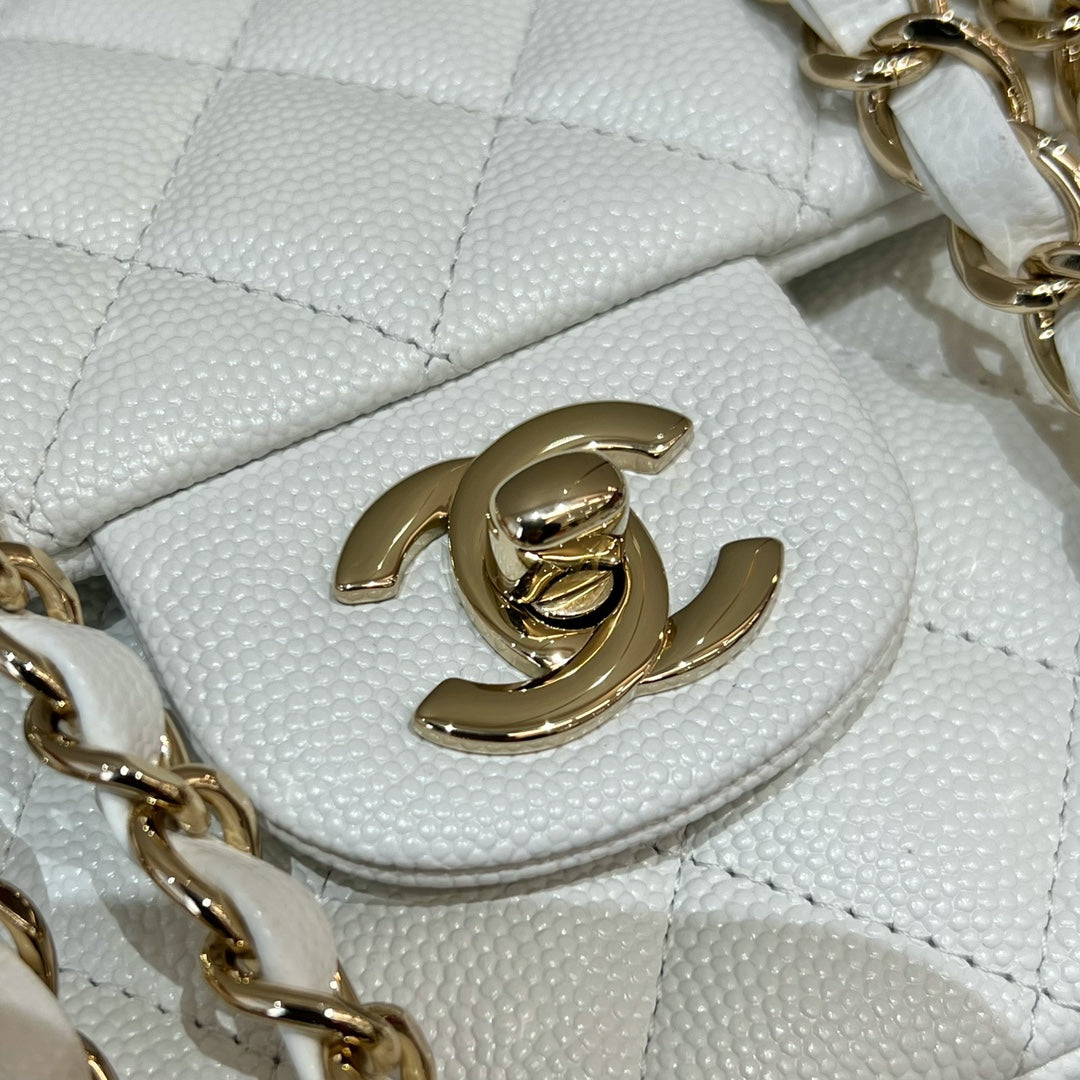 CH CLASSIC 11.12 HANDBAG 25.5 Small Grained Calfskin White