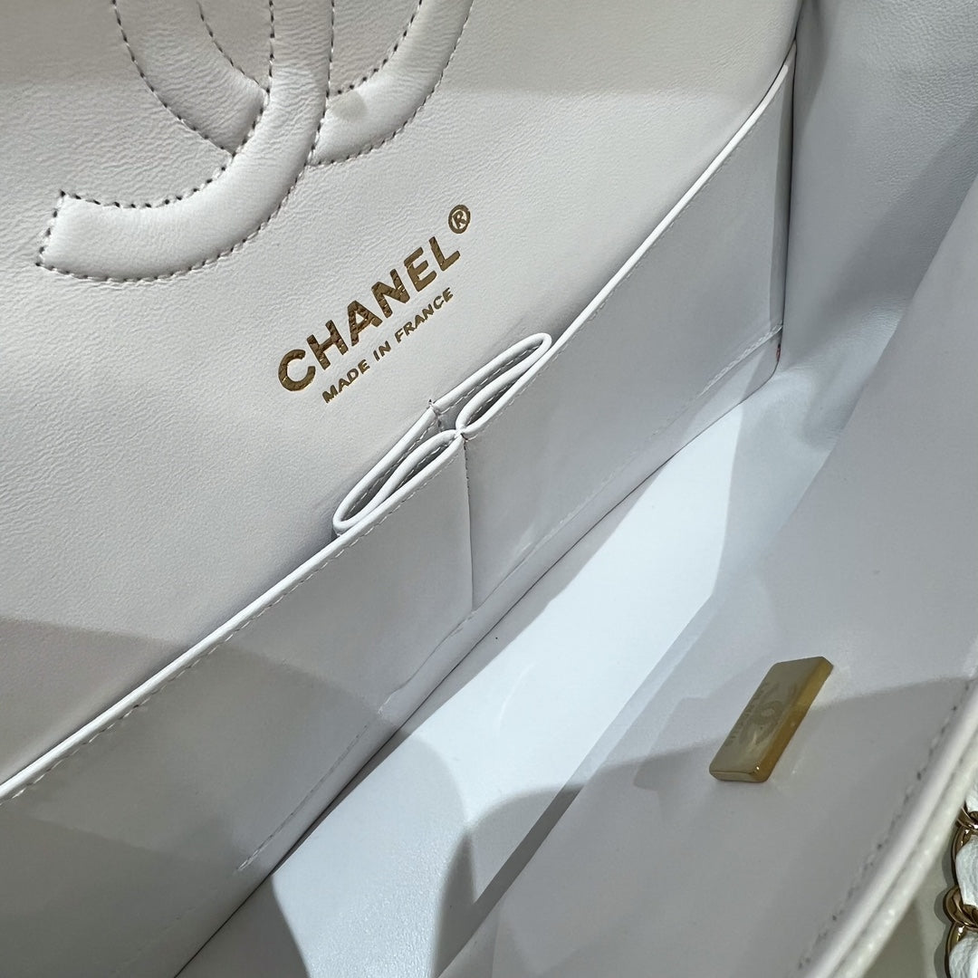 CH CLASSIC 11.12 HANDBAG 25.5 Small Grained Calfskin White