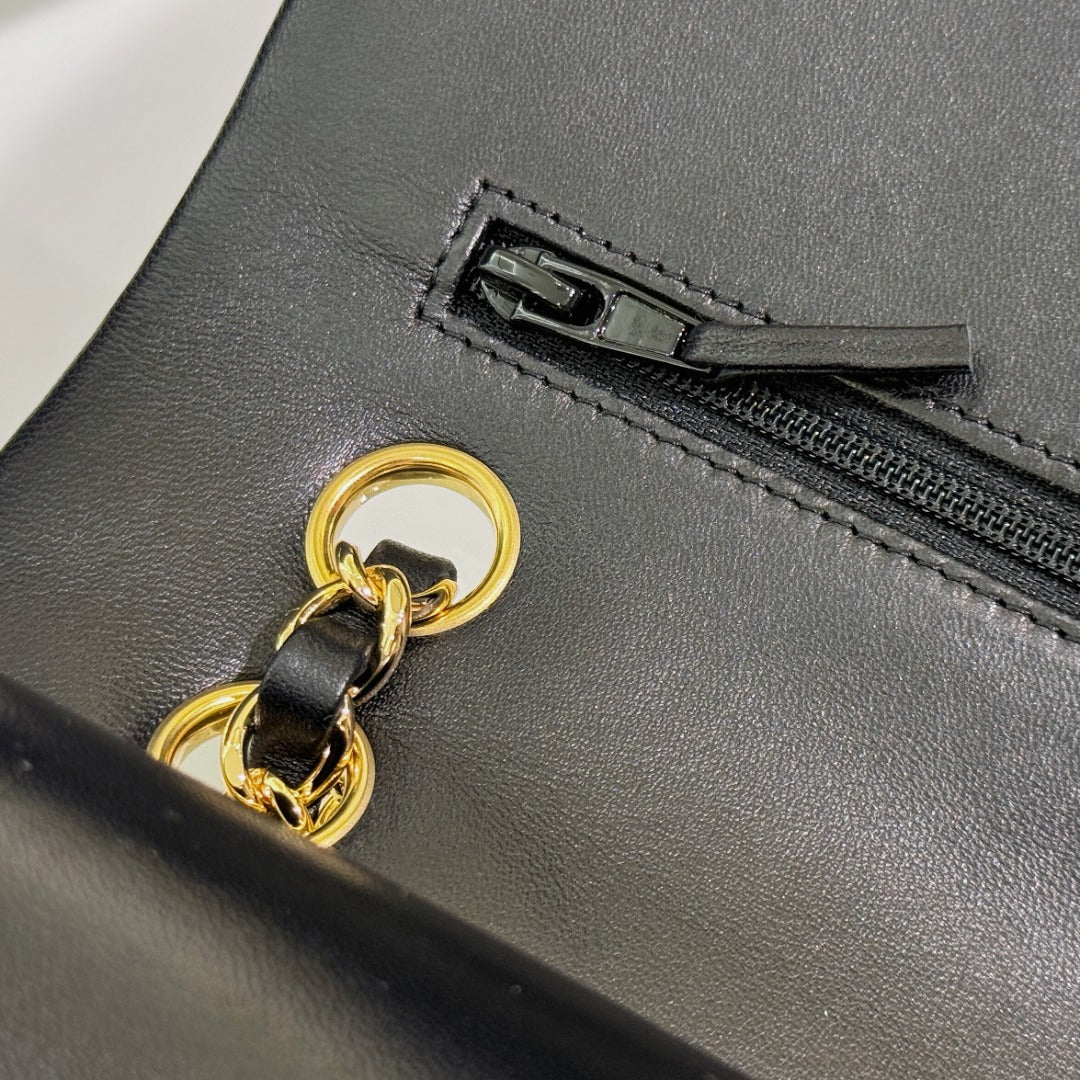 CH CLASSIC 11.12 HANDBAG 25.5 Lambskin Black