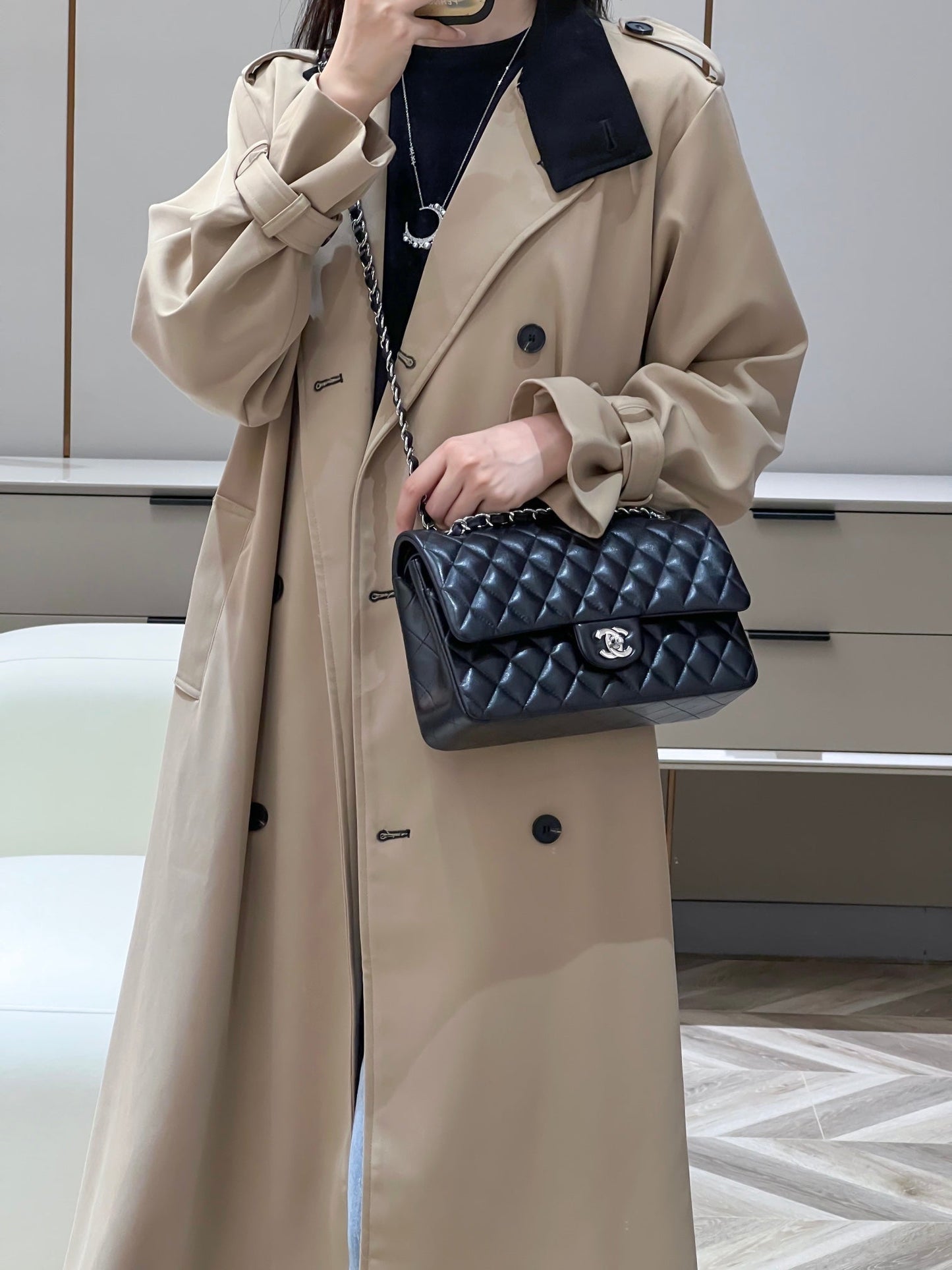 CH CLASSIC 11.12 HANDBAG 25.5 Lambskin Black