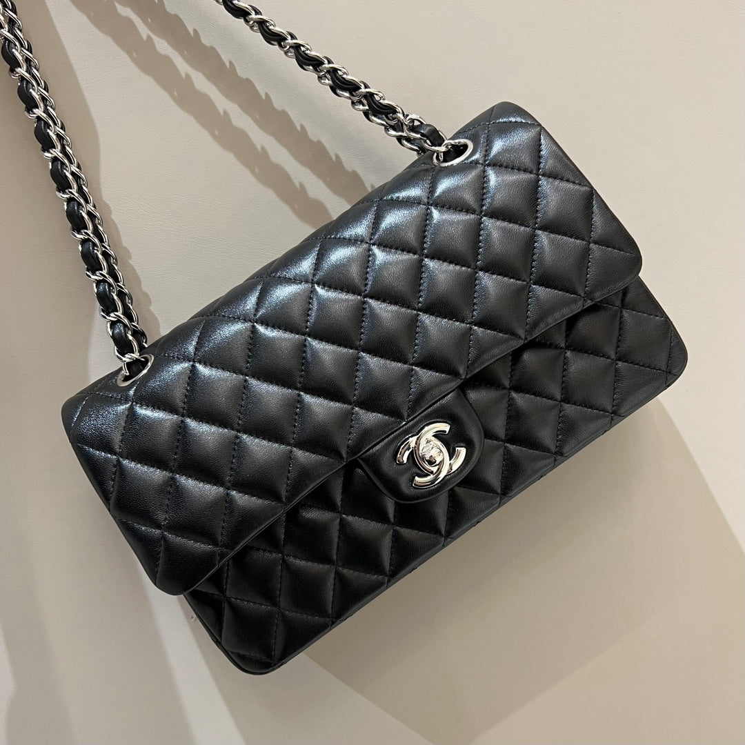 CH CLASSIC 11.12 HANDBAG 25.5 Lambskin Black
