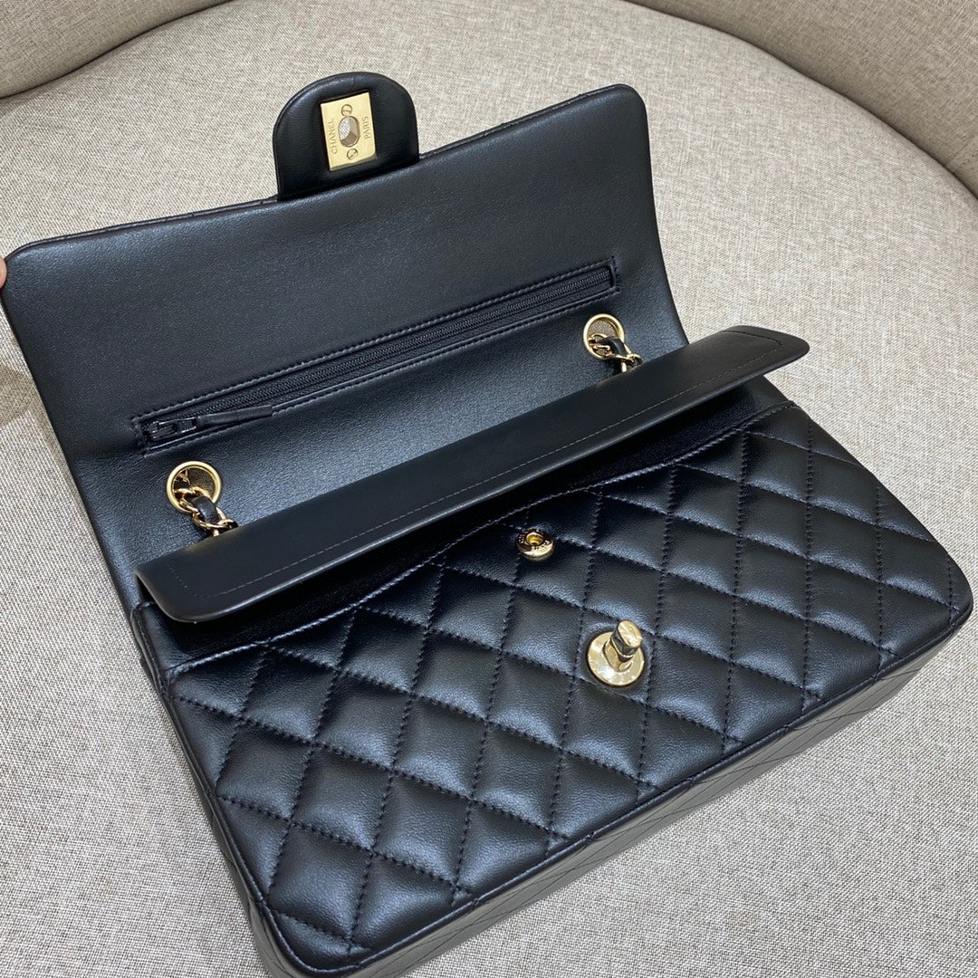 CH CLASSIC 11.12 HANDBAG 25.5 Lambskin Black
