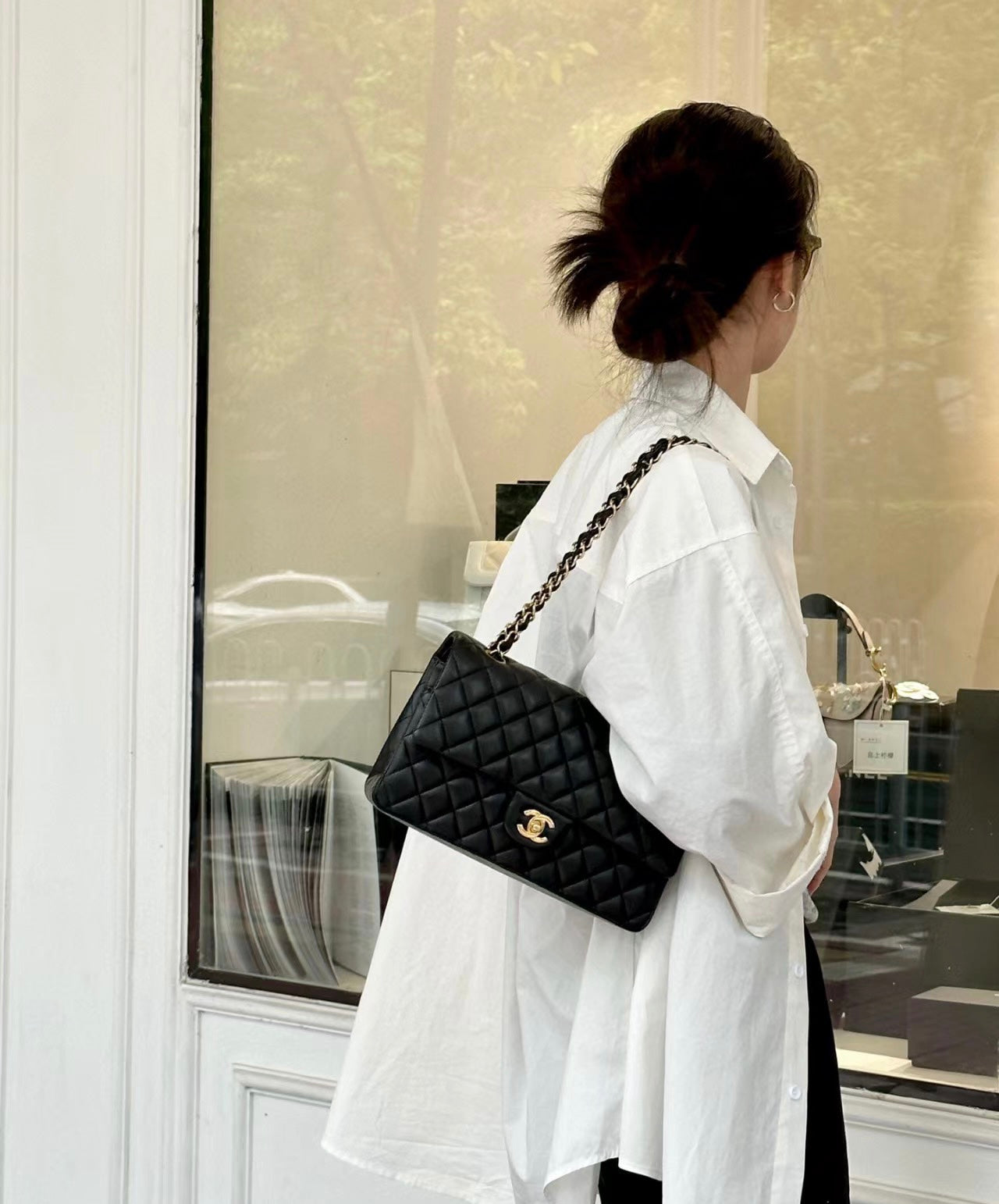 CH CLASSIC 11.12 HANDBAG 25.5 Lambskin Black