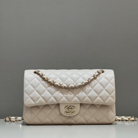 CH CLASSIC 11.12 HANDBAG 25.5 Lambskin Off-White