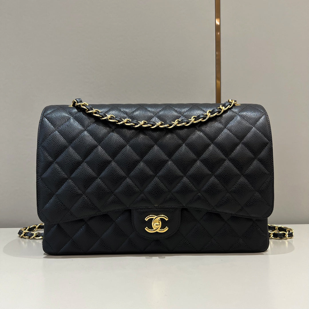 CH MAXI CLASSIC HANDBAG 33 Grained Calfskin Black