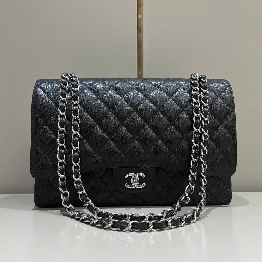 CH MAXI CLASSIC HANDBAG 33 Grained Calfskin Black