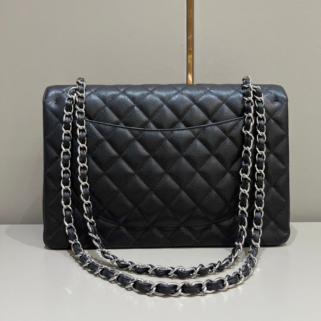 CH MAXI CLASSIC HANDBAG 33 Grained Calfskin Black