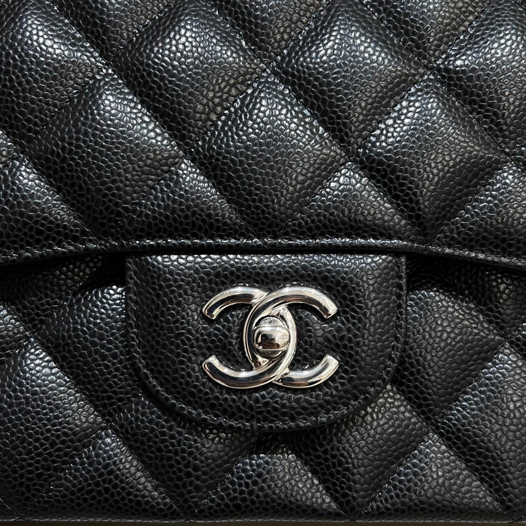 CH MAXI CLASSIC HANDBAG 33 Grained Calfskin Black