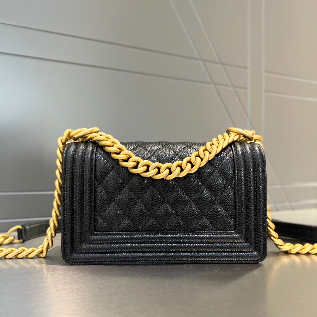 CH SMALL BOY HANDBAG 20 Grained Calfskin Black
