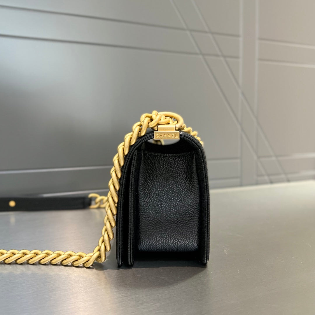 CH SMALL BOY HANDBAG 20 Grained Calfskin Black