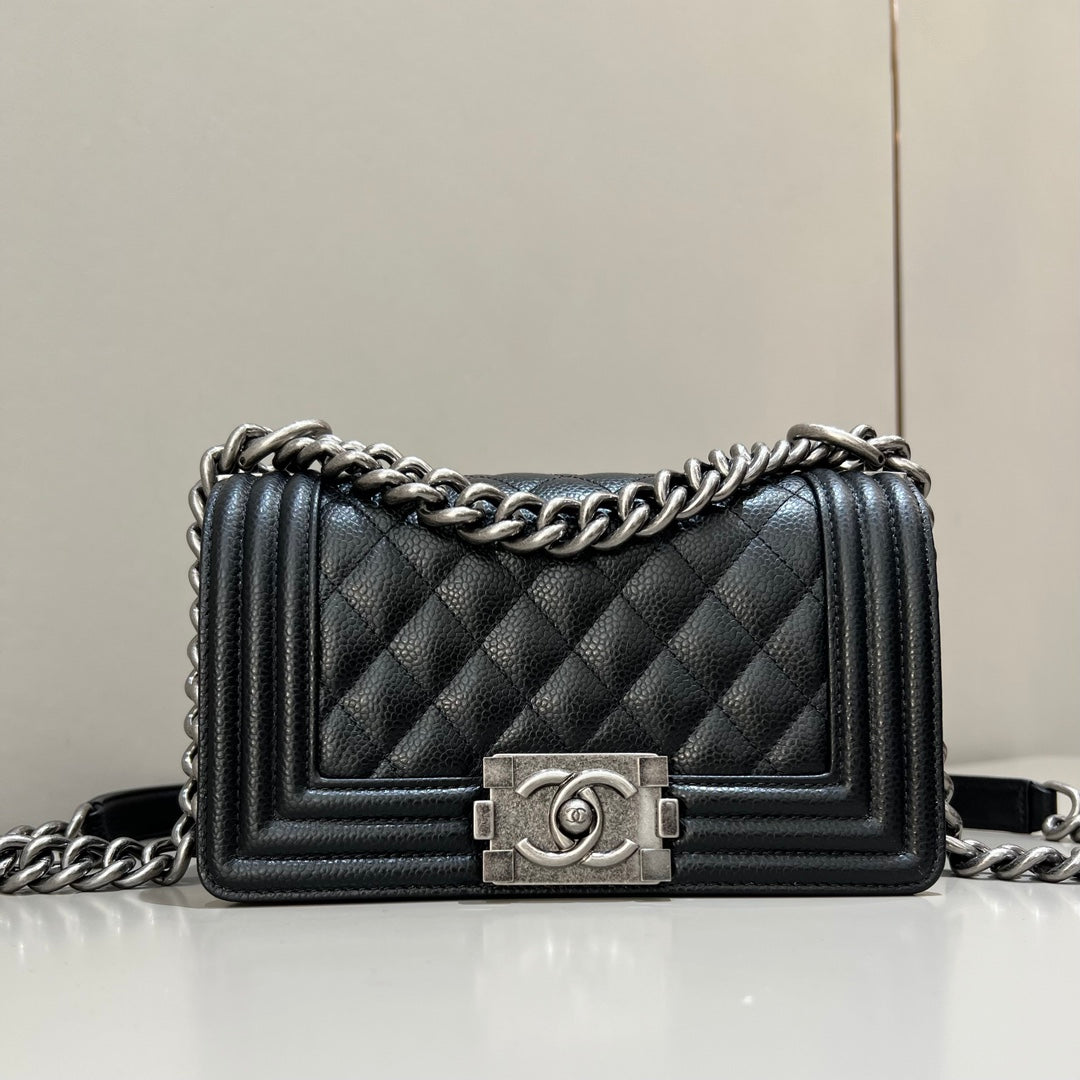 CH SMALL BOY HANDBAG 20 Grained Calfskin Black