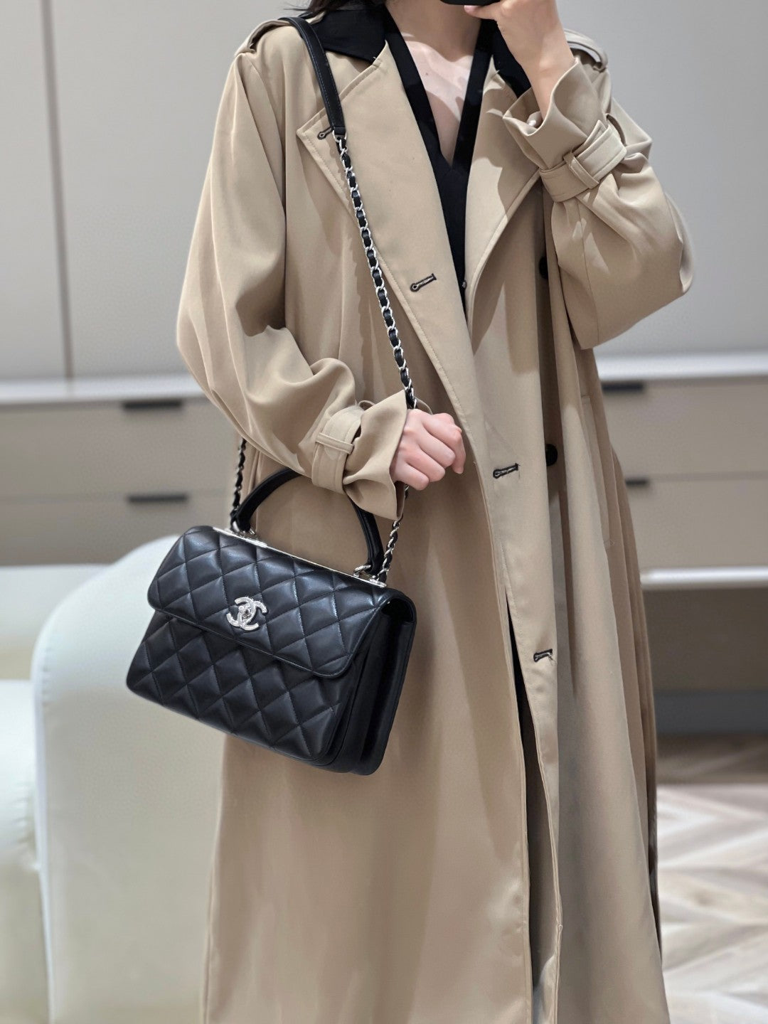 CH FLAP BAG WITH TOP HANDLE Trendy cc Lambskin Black