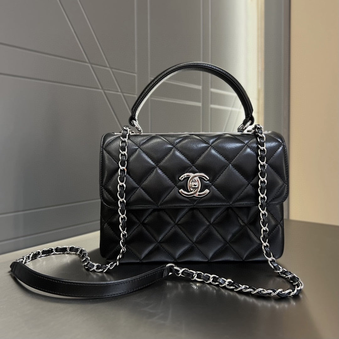 CH FLAP BAG WITH TOP HANDLE Trendy cc Lambskin Black
