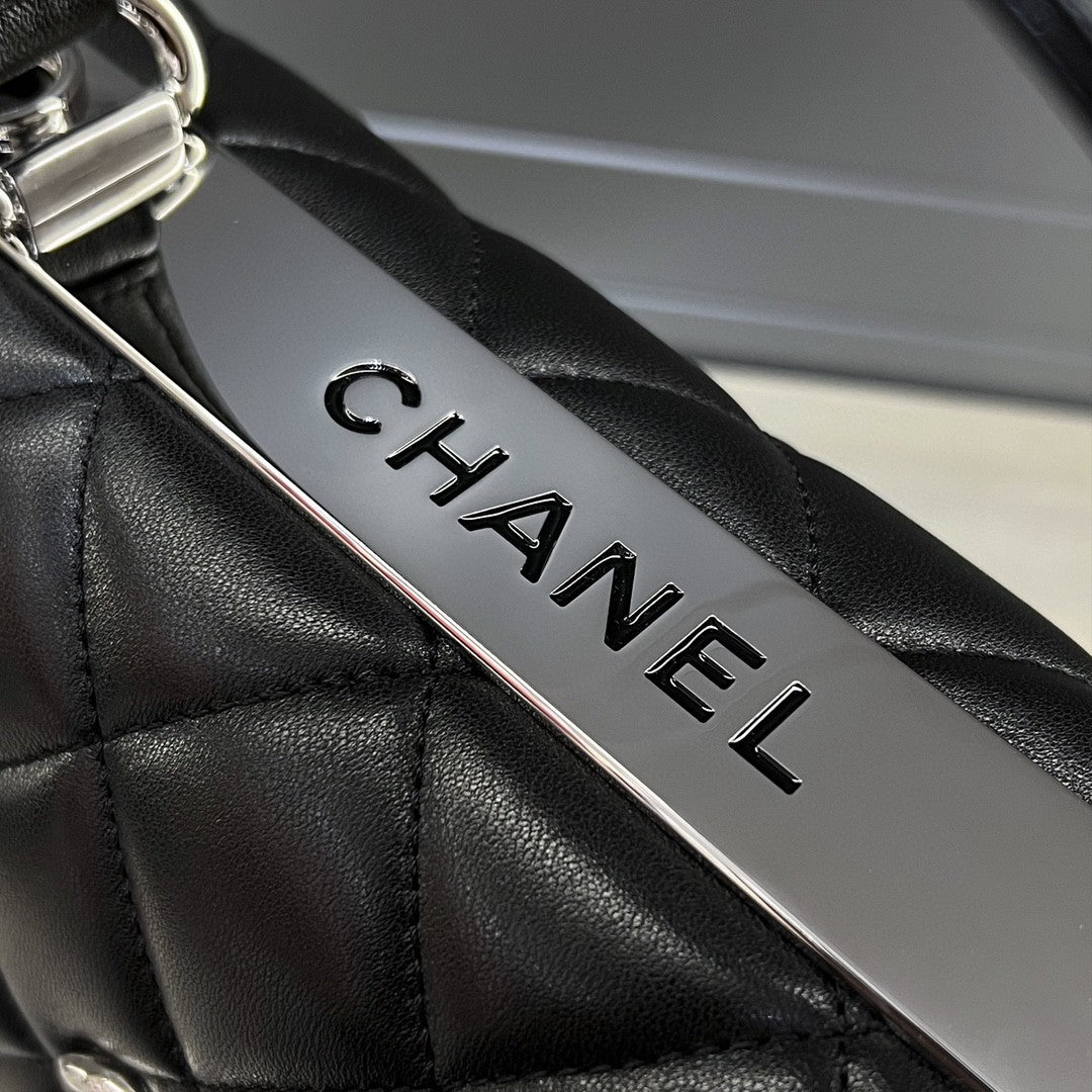 CH FLAP BAG WITH TOP HANDLE Trendy cc Lambskin Black