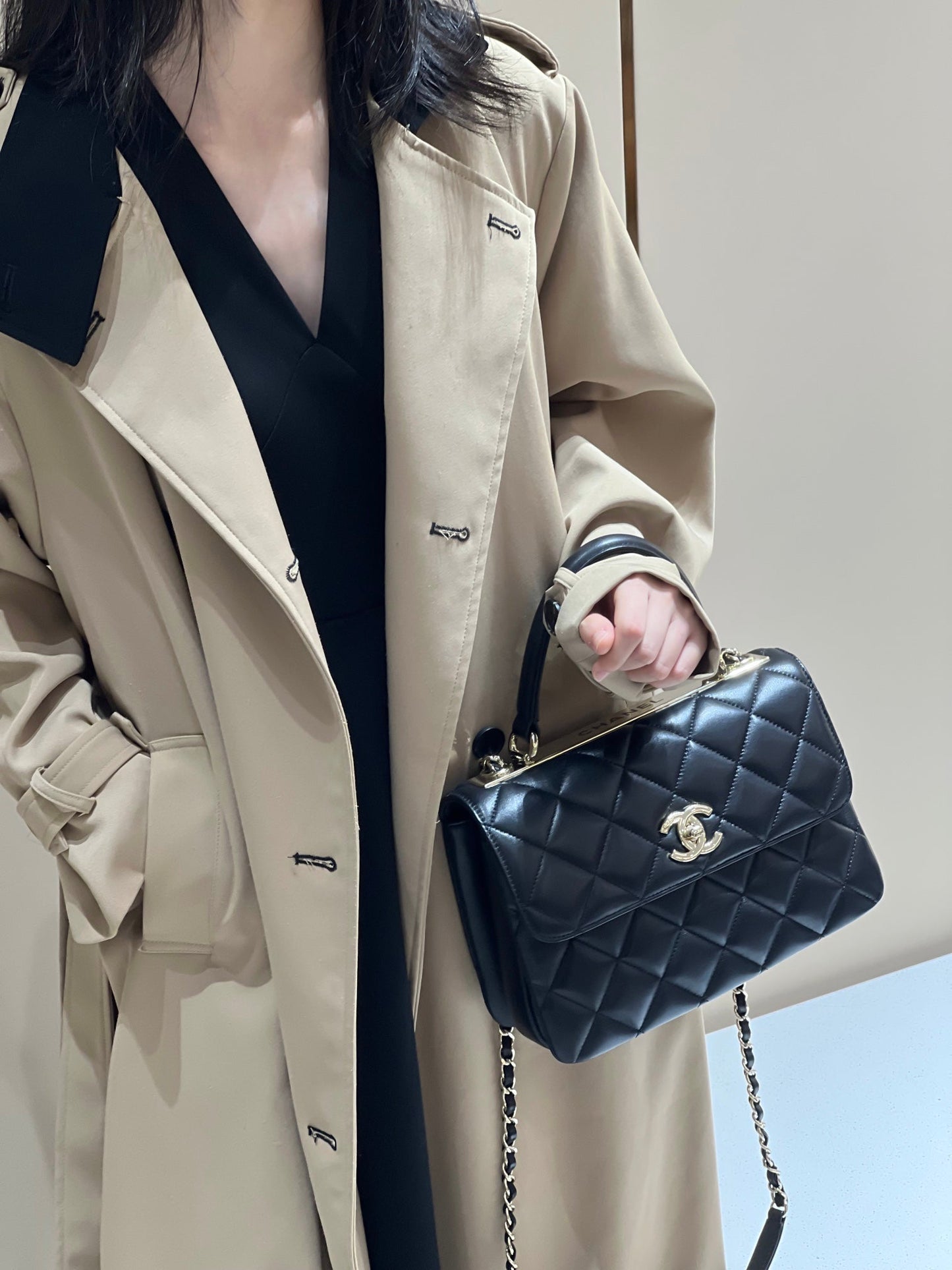 CH FLAP BAG WITH TOP HANDLE Trendy cc Lambskin Black