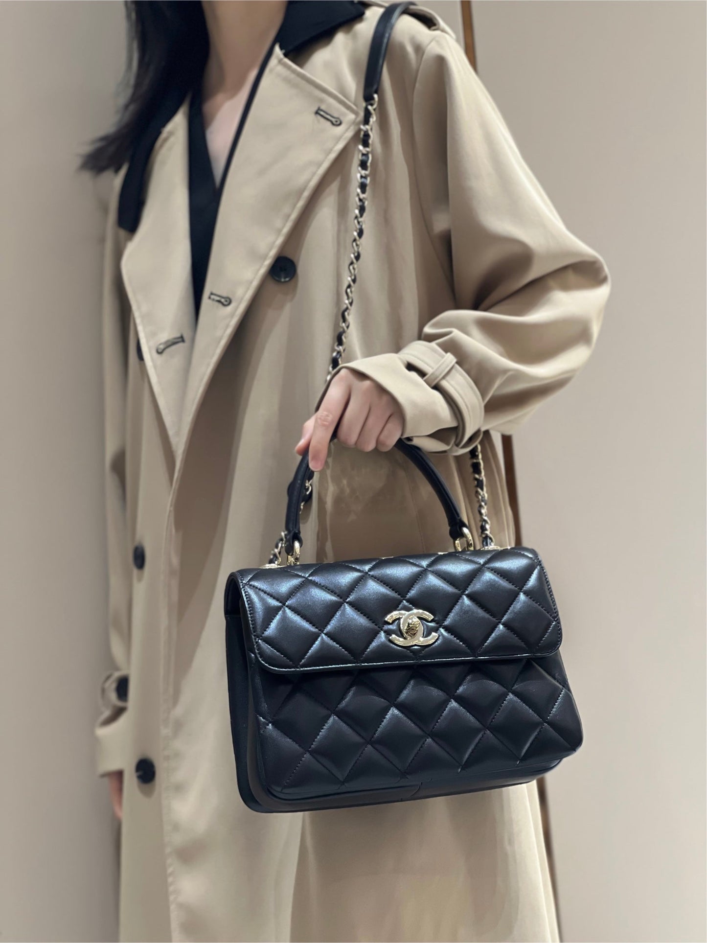 CH FLAP BAG WITH TOP HANDLE Trendy cc Lambskin Black