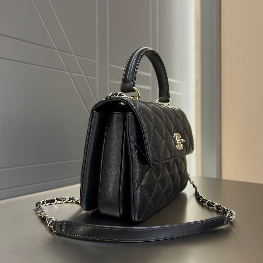 CH FLAP BAG WITH TOP HANDLE Trendy cc Lambskin Black