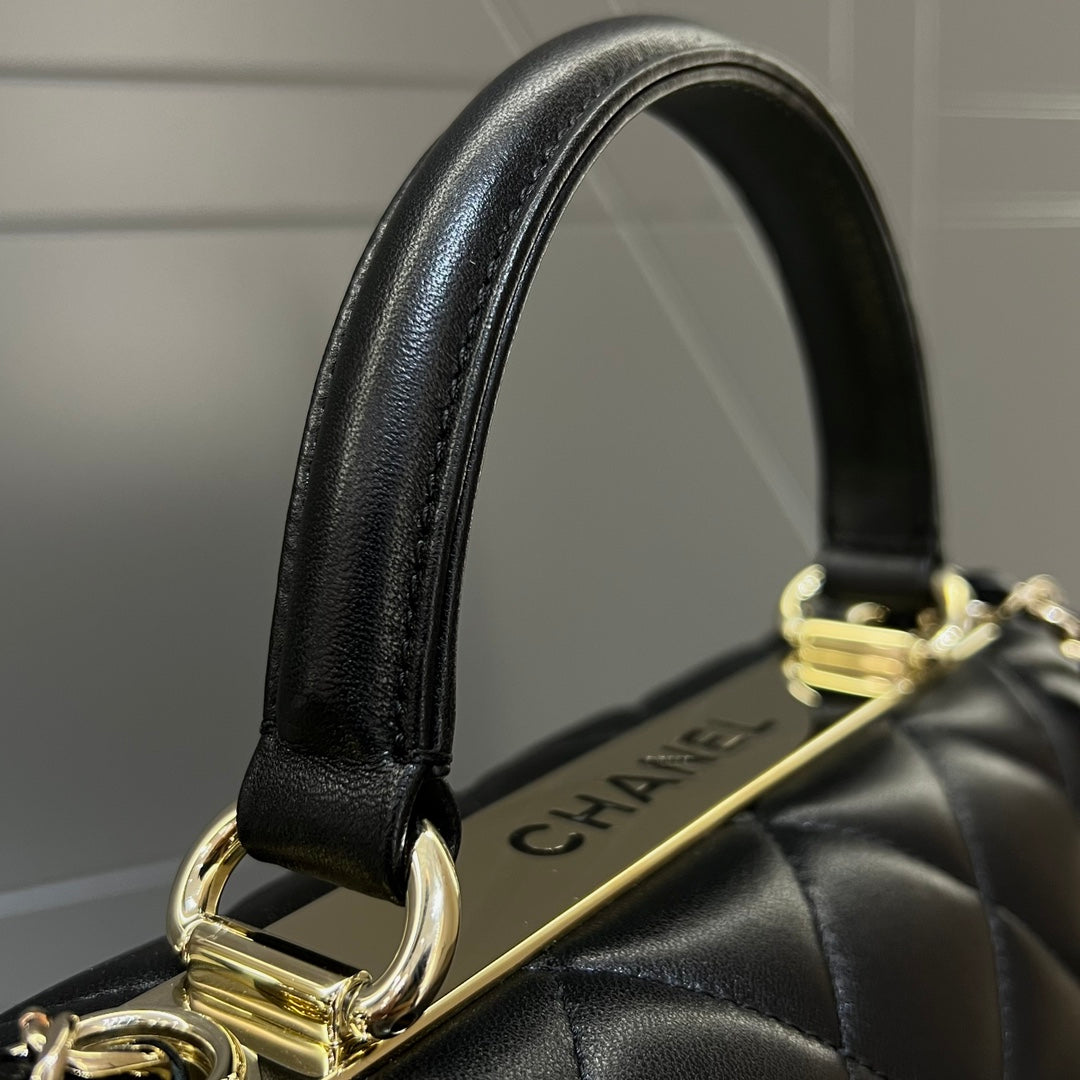 CH FLAP BAG WITH TOP HANDLE Trendy cc Lambskin Black