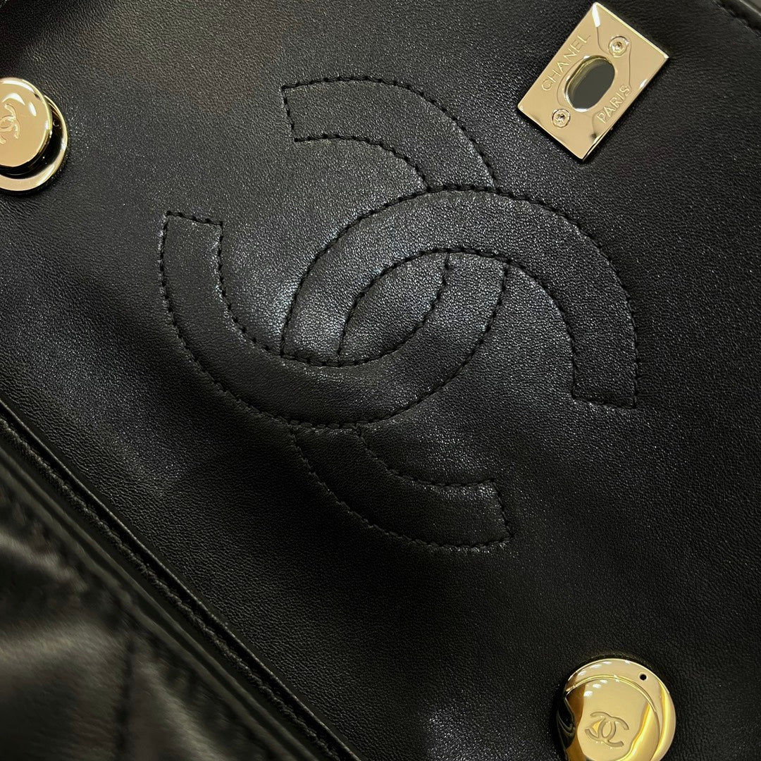 CH FLAP BAG WITH TOP HANDLE Trendy cc Lambskin Black