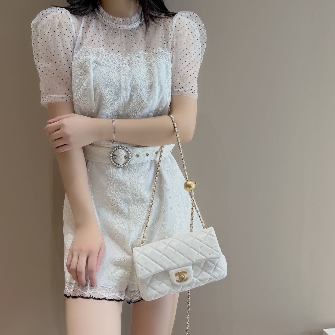 CH CF20 Golden Globe CLASSIC HANDBAG Lambskin White