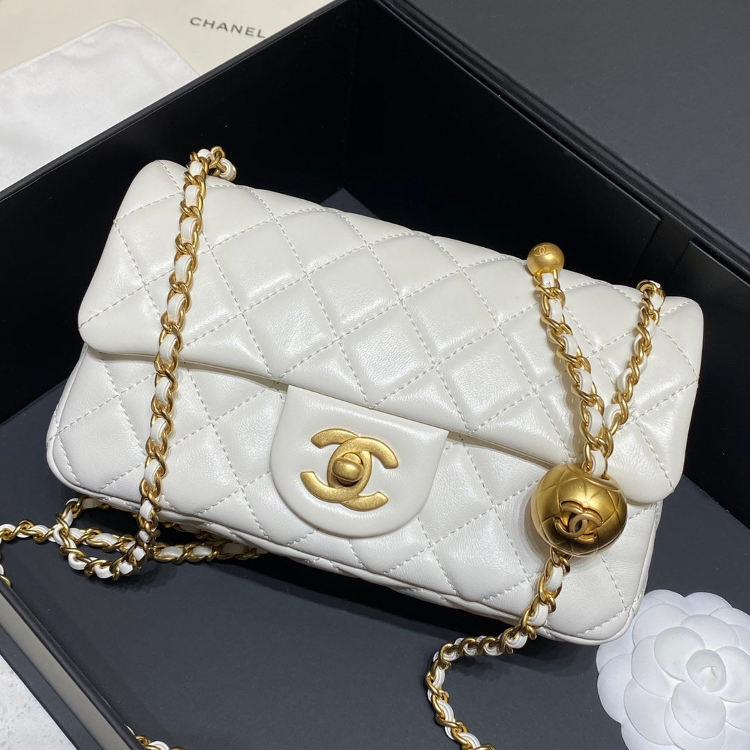CH CF20 Golden Globe CLASSIC HANDBAG Lambskin White