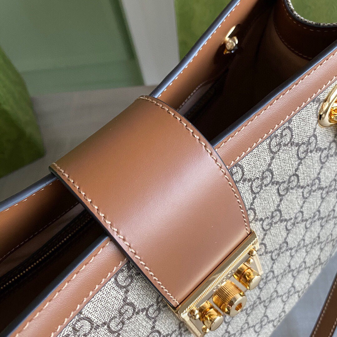 GC Padlock medium shoulder bag tote Beige/ebony GG Supreme canvas, with brown leather detail