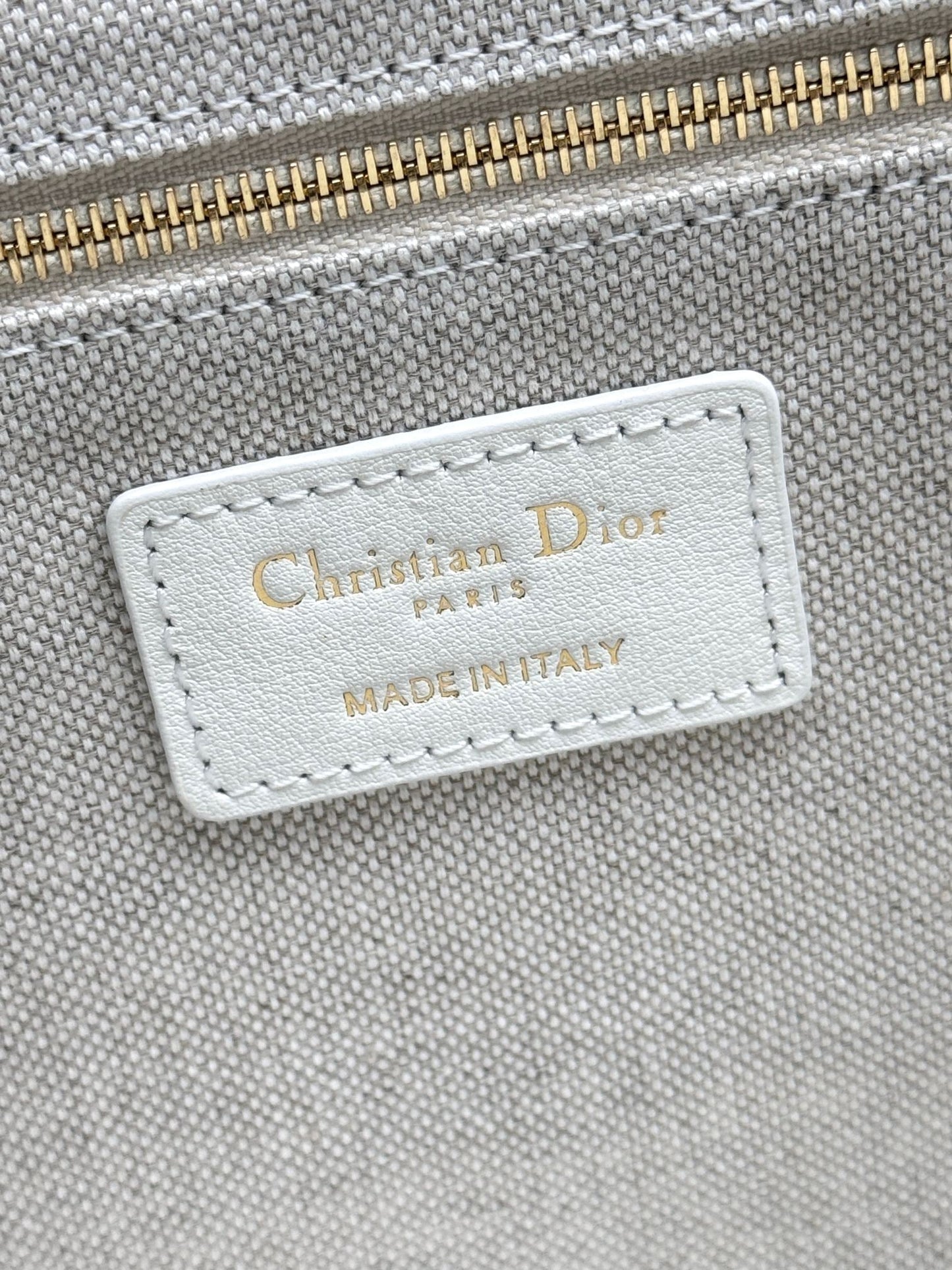 DO Dioramour Small Book Tote White Embroidery with Black and Red Je Vous Adore Motif and