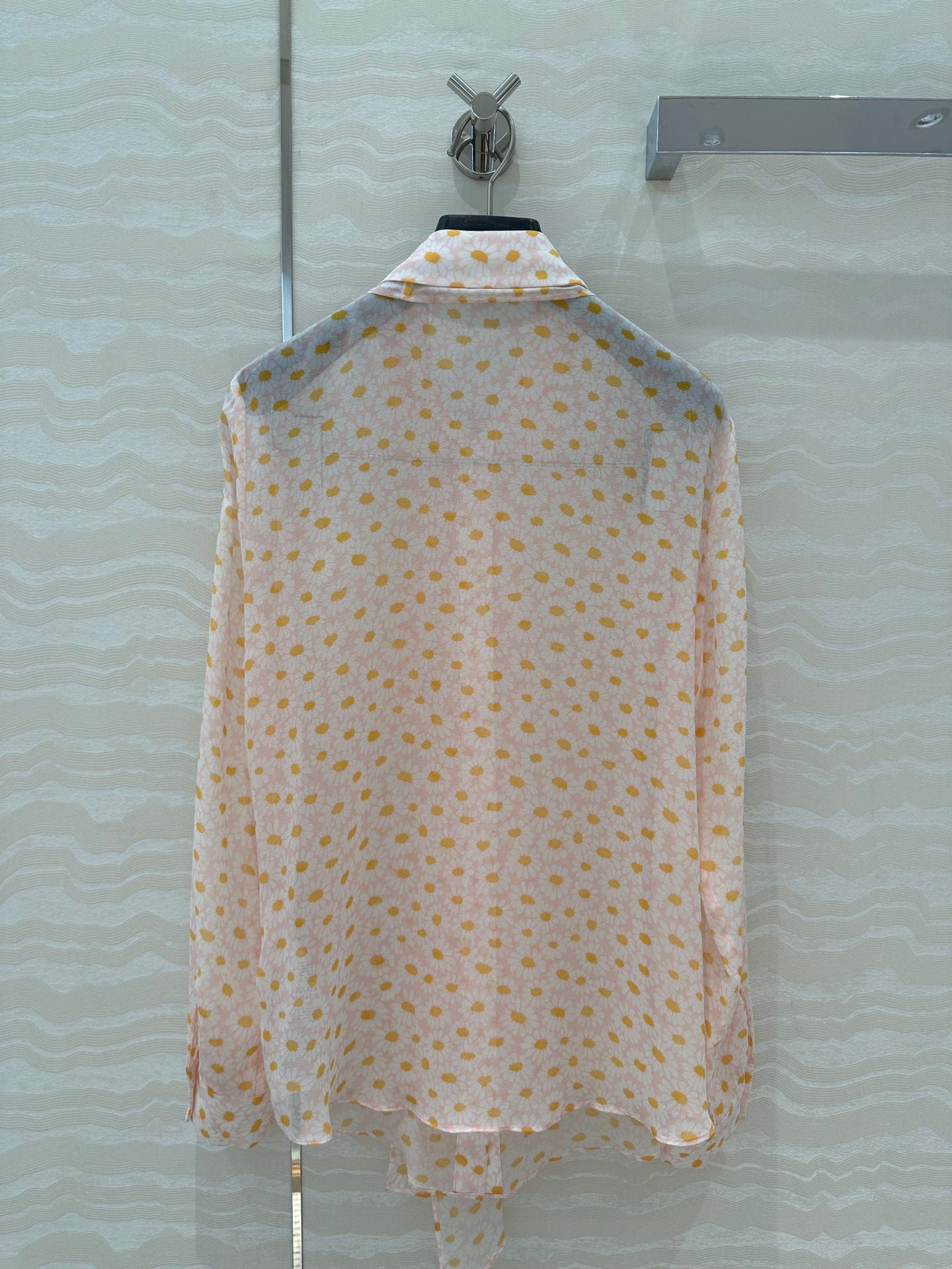 guc 25ss silk buttons shirt