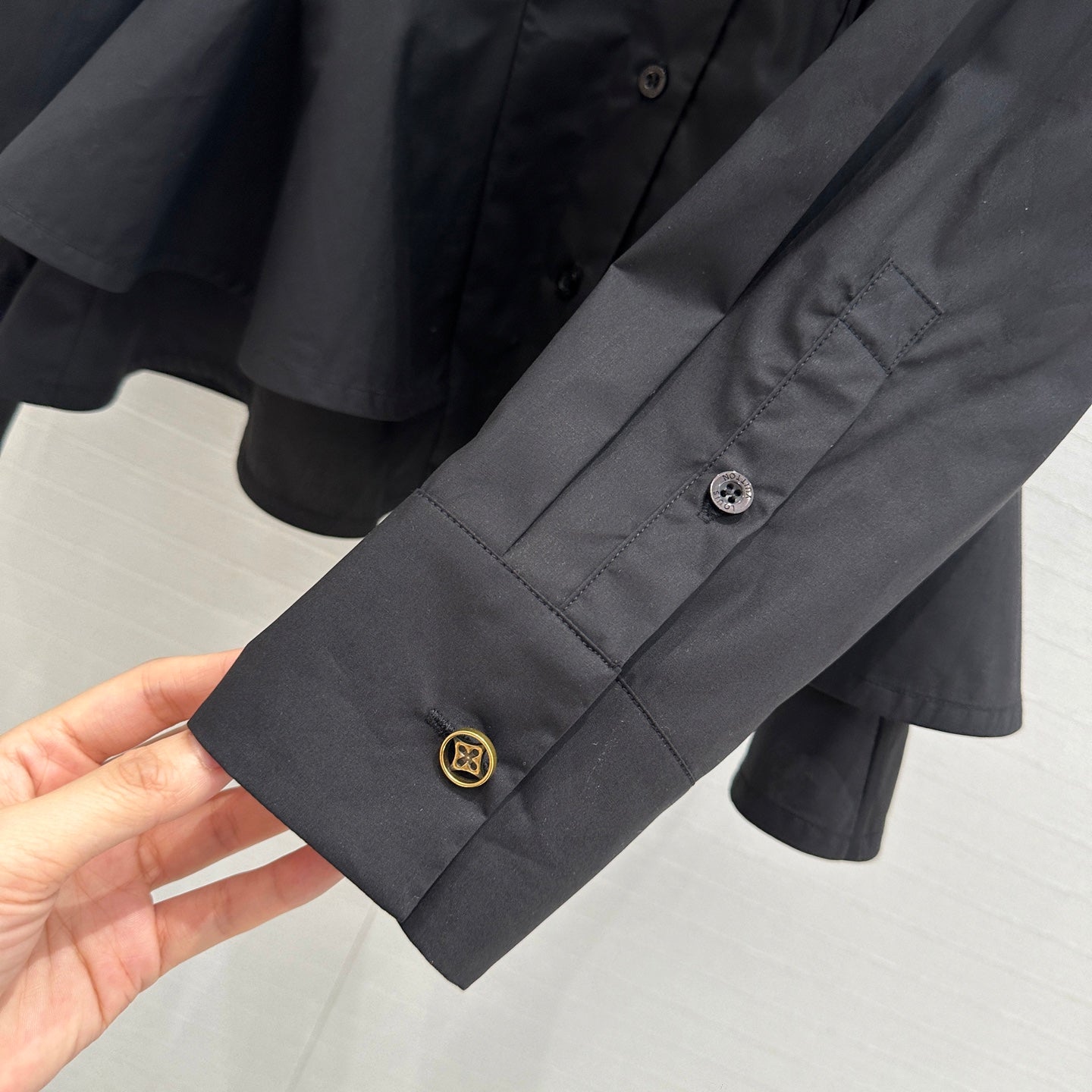 Louis 25ss buttons shirt