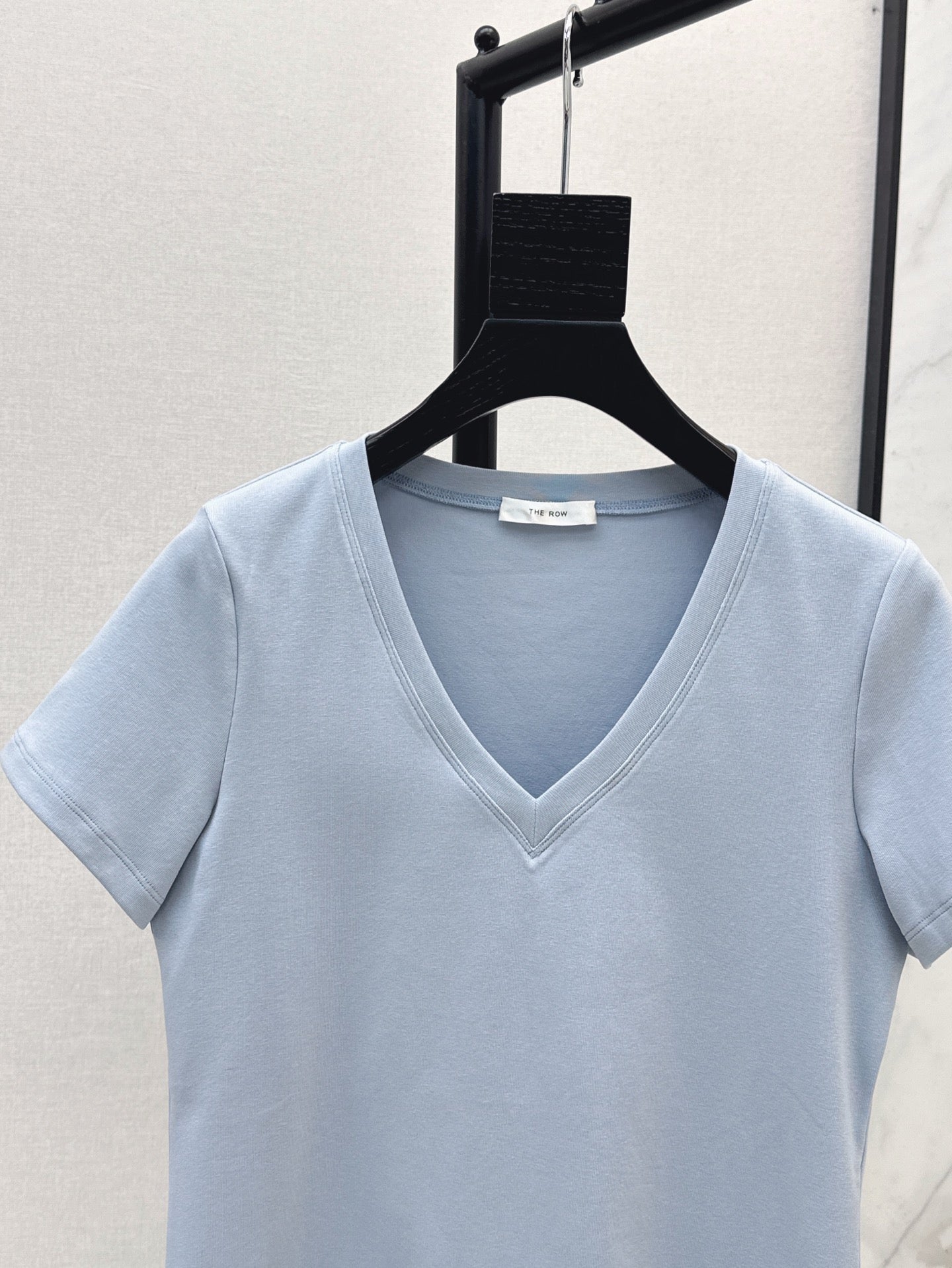 row 25ss V neck t-shirt