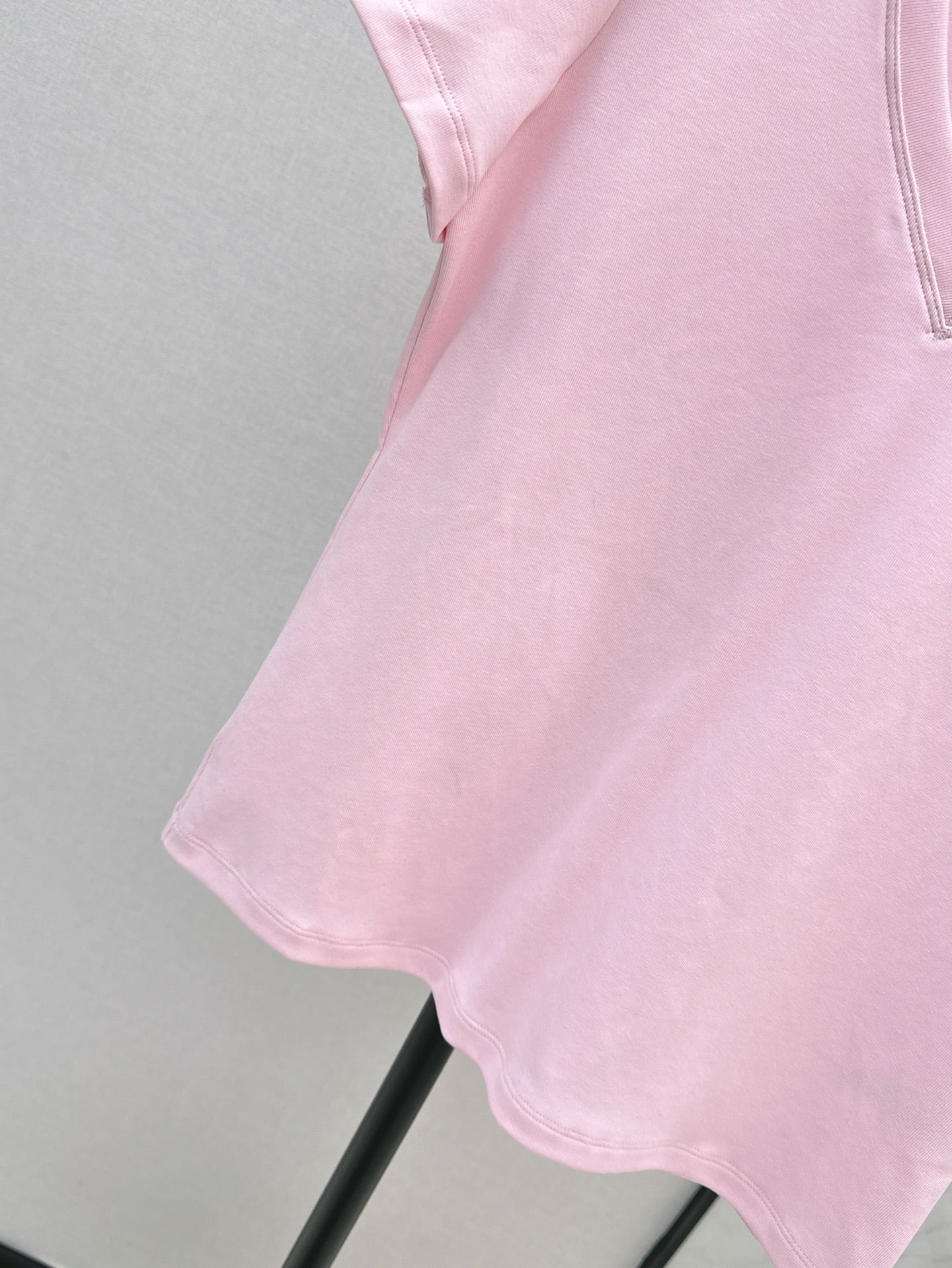 row 25ss V neck t-shirt