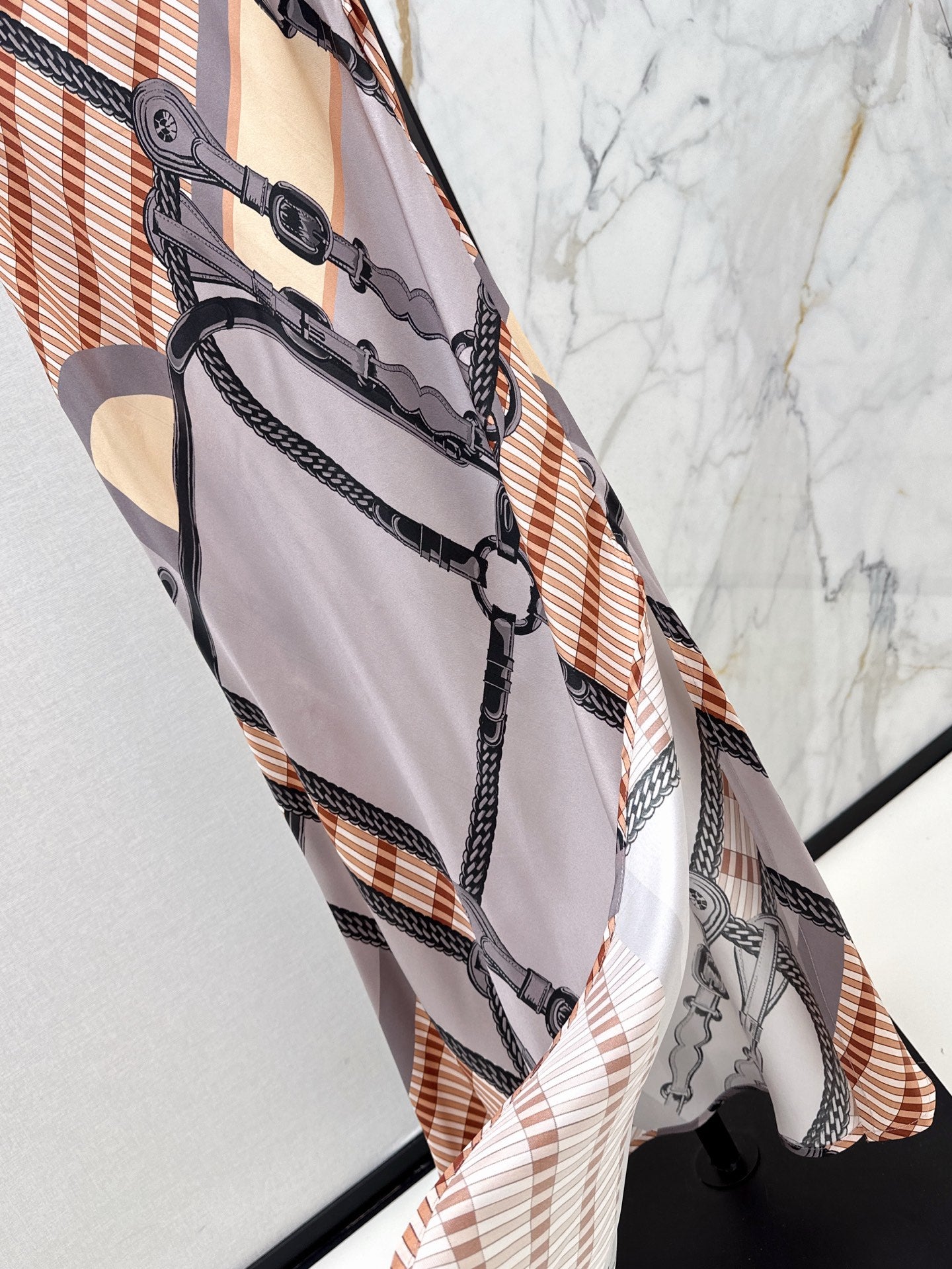 H 25ss silk sleeveless dress