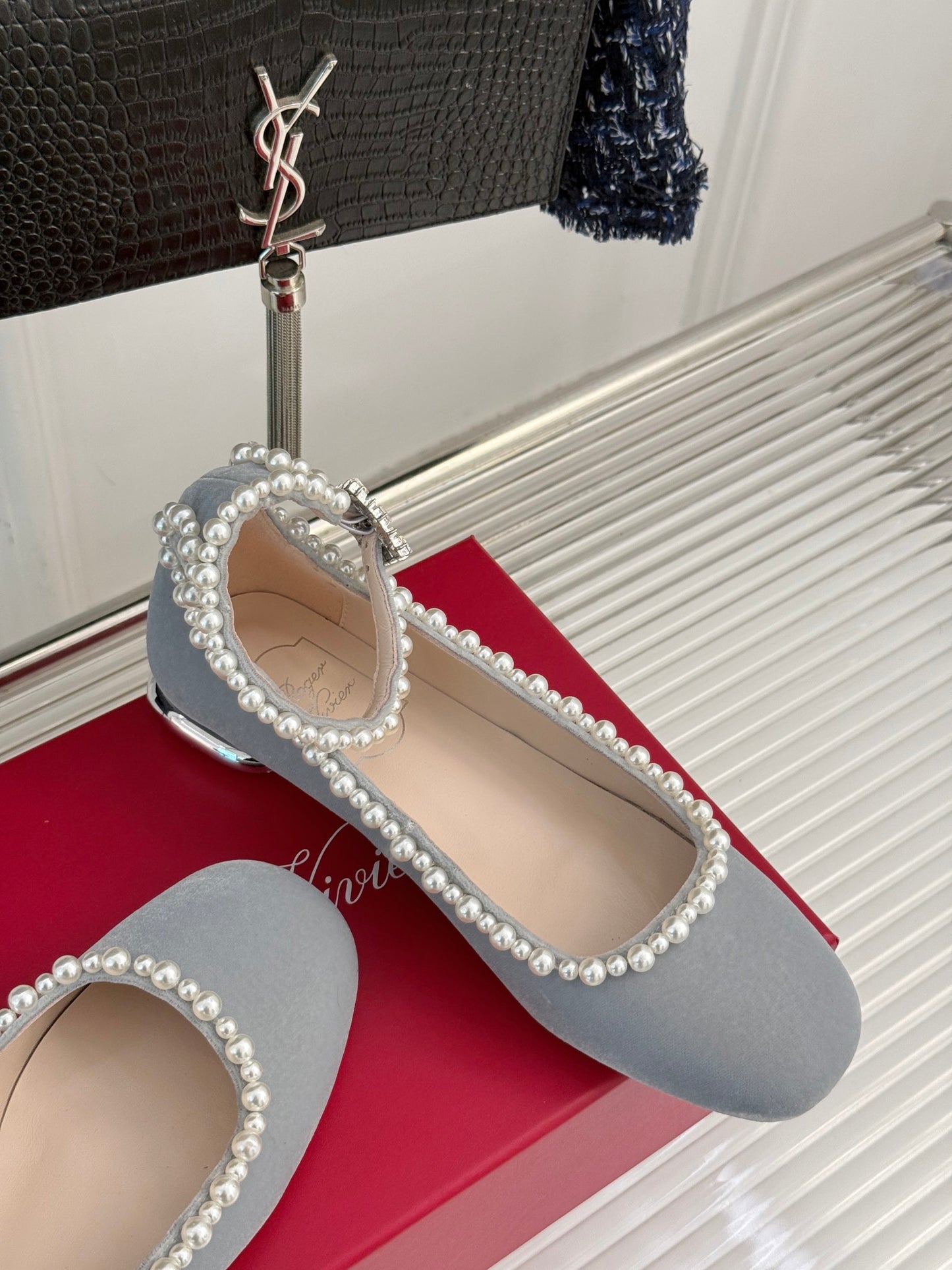 Roger Vi pearls ballerina shoes