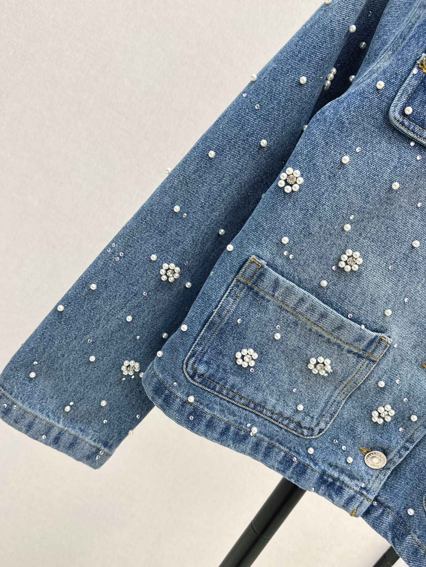 maj 25ss beaded denim jacket