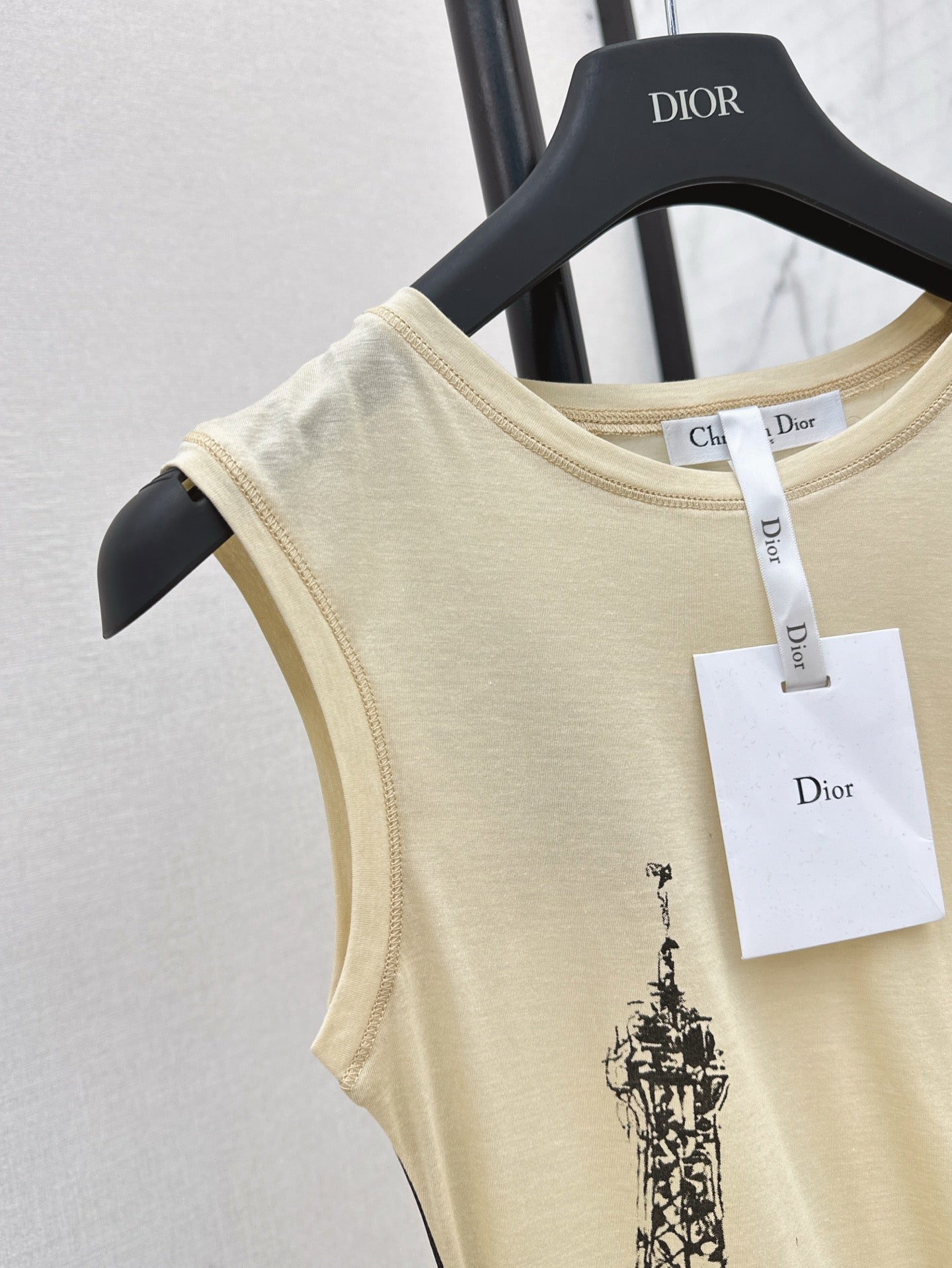 Dio 25ss printed sleeveless
