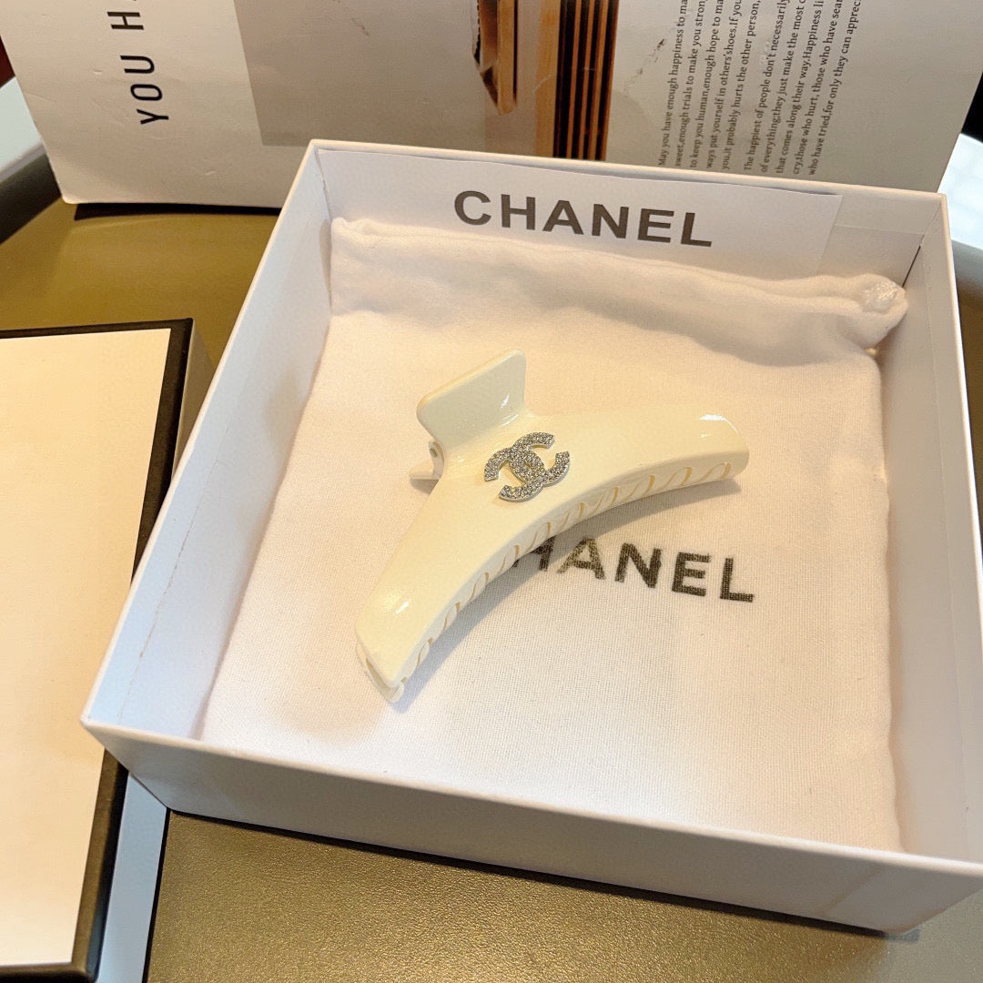 Chan hair clips