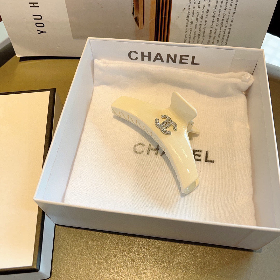 Chan hair clips