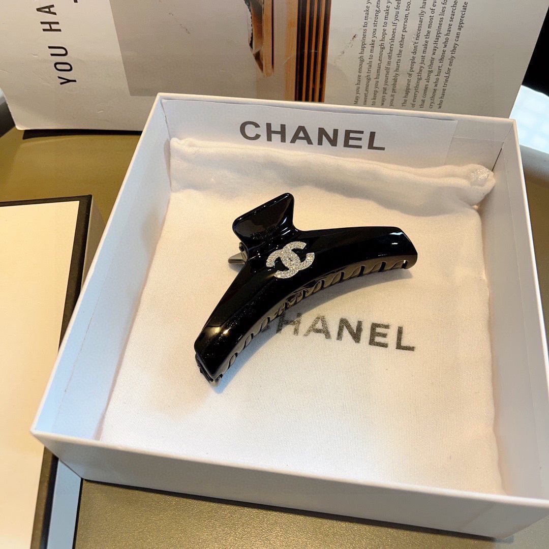 Chan hair clips