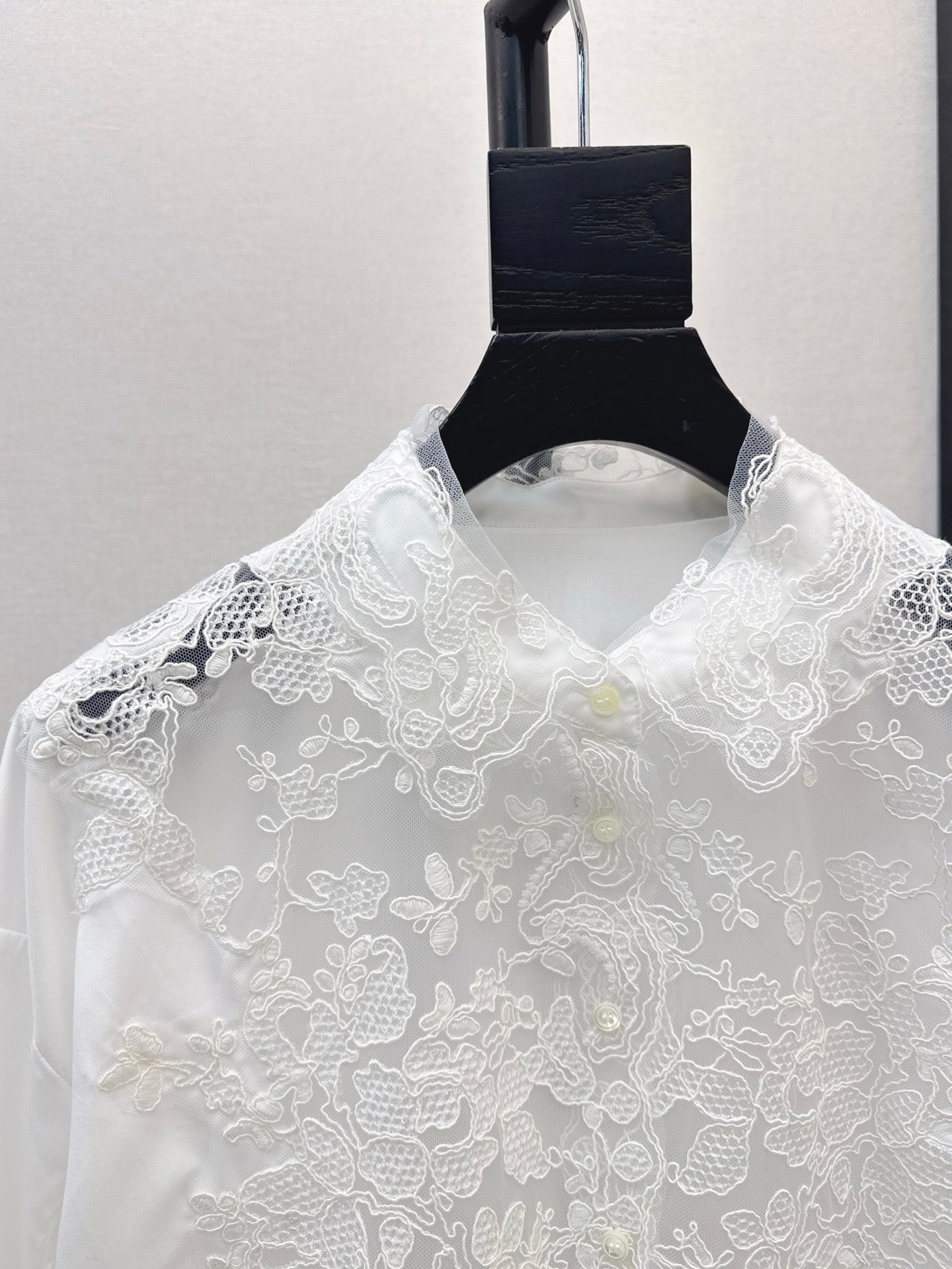 er 25ss lace buttons shirt