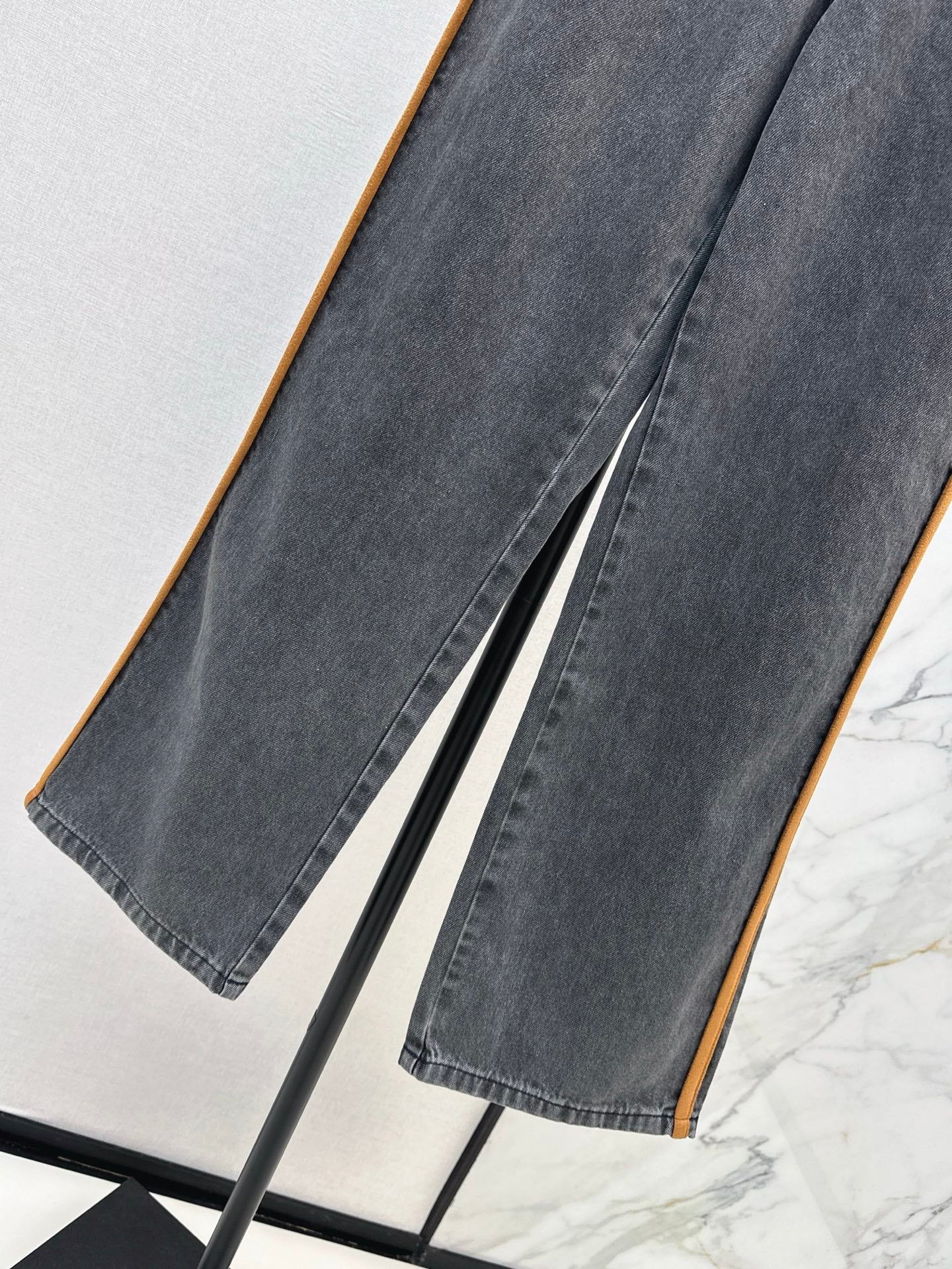 Miu 25ss embroidered jeans