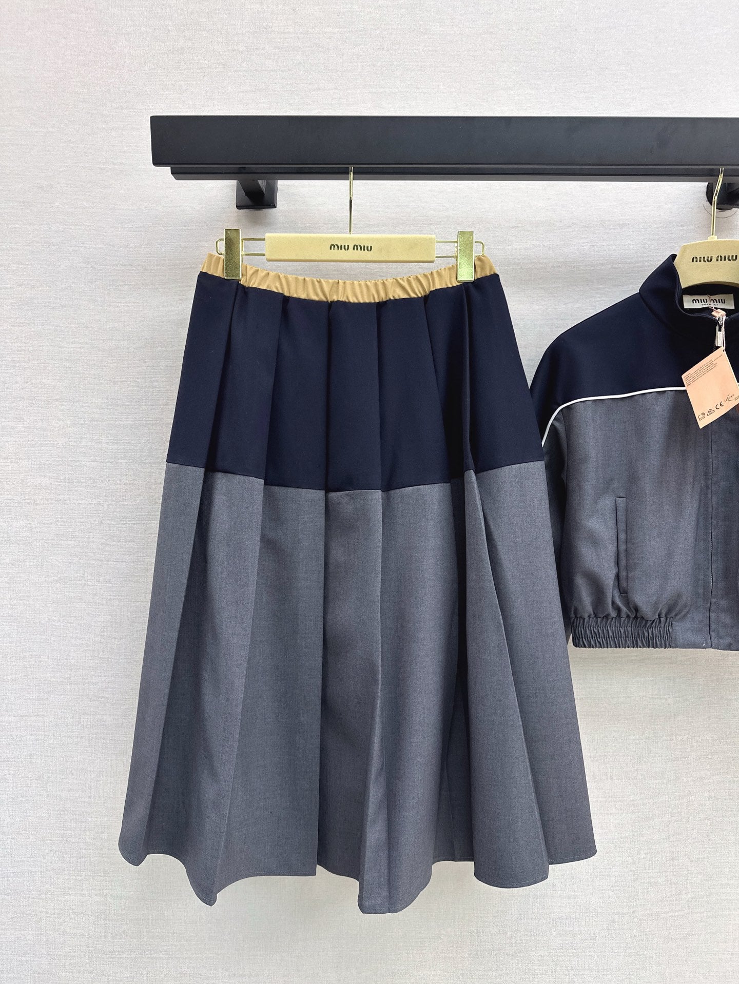 Miu 25ss crop jacket skirt suit