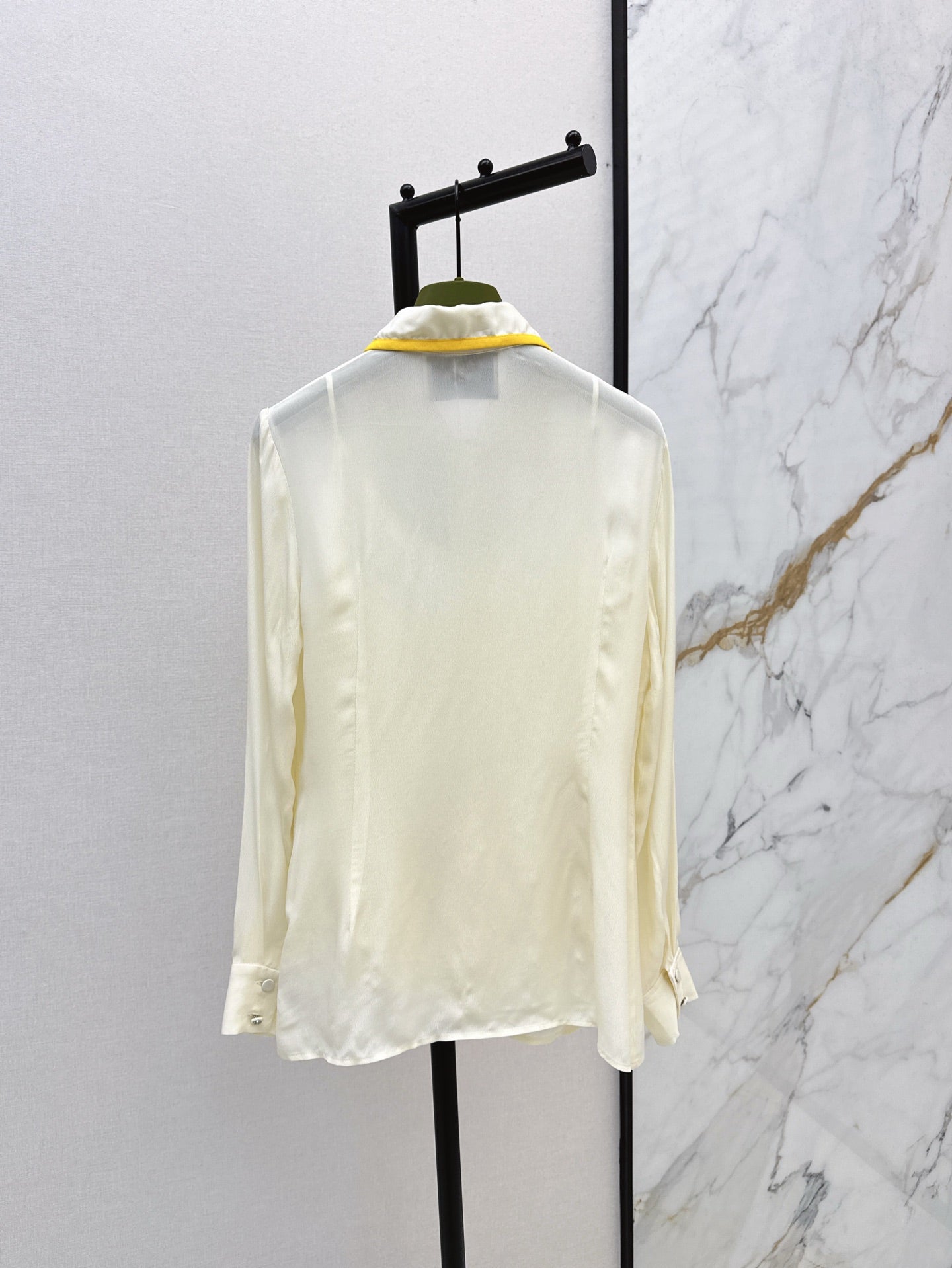 Guc 25ss silk buttons shirt