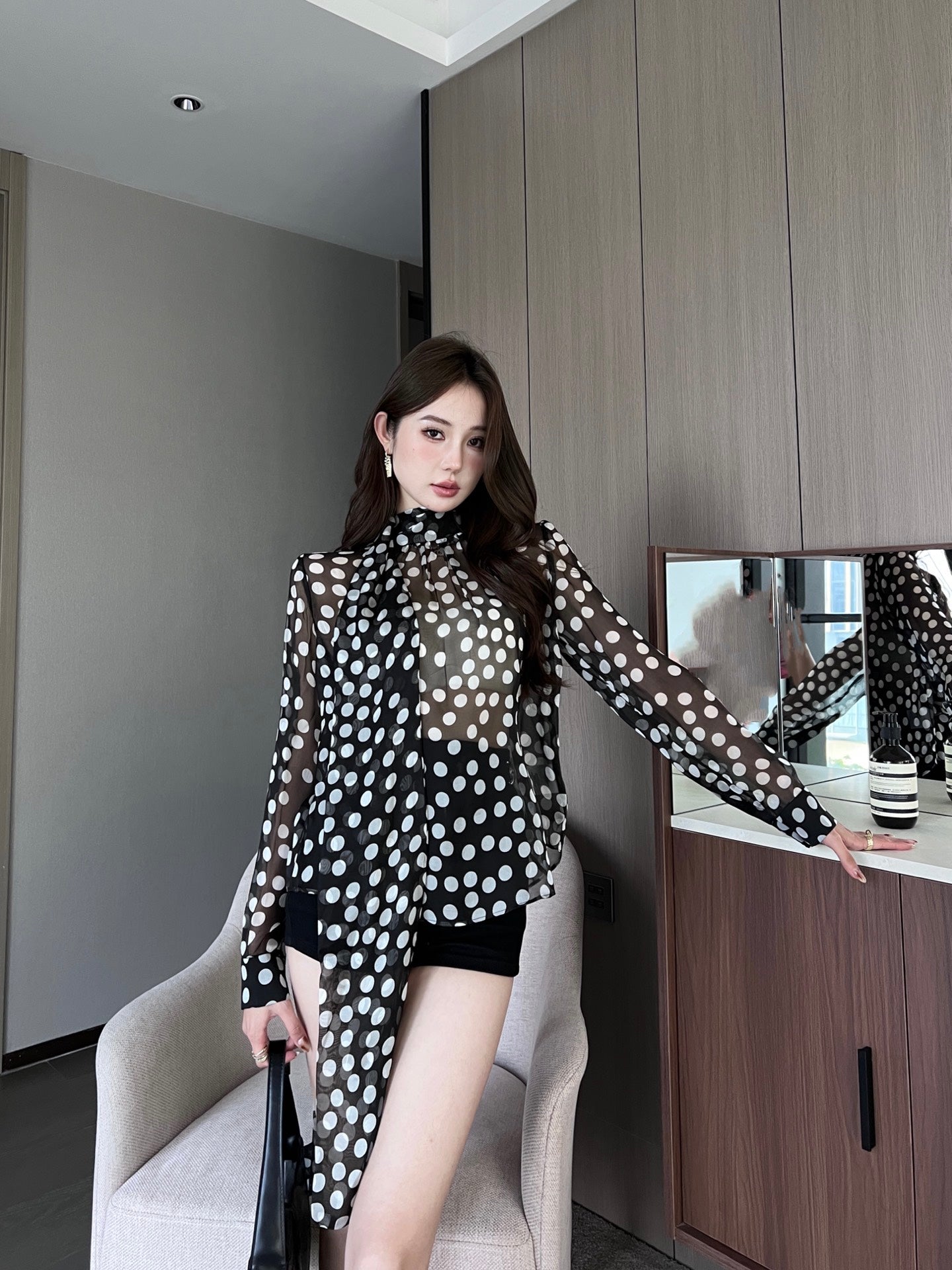 Saint lau 25ss Silk shirt