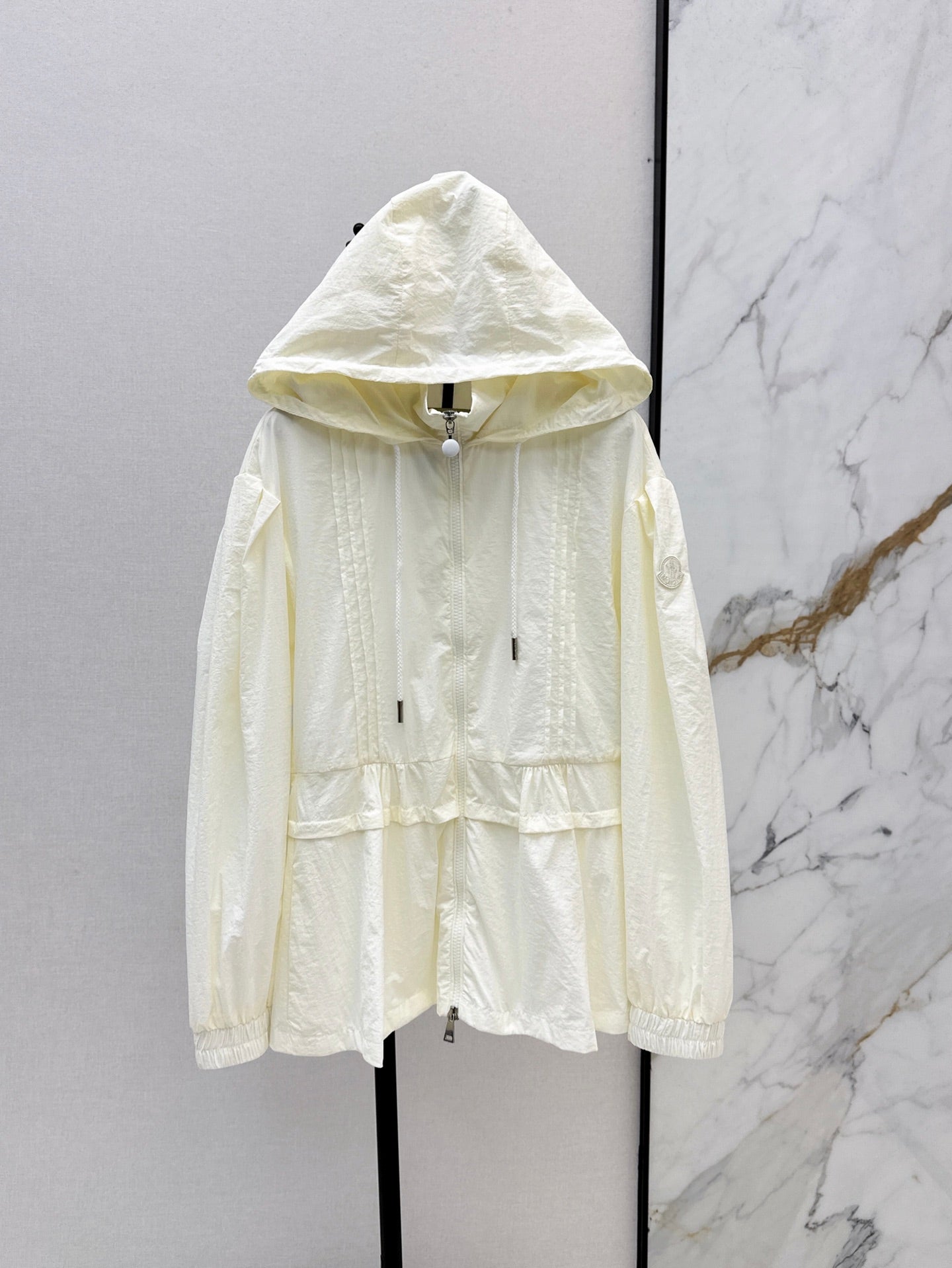 Moncl 25ss drawstring jacket