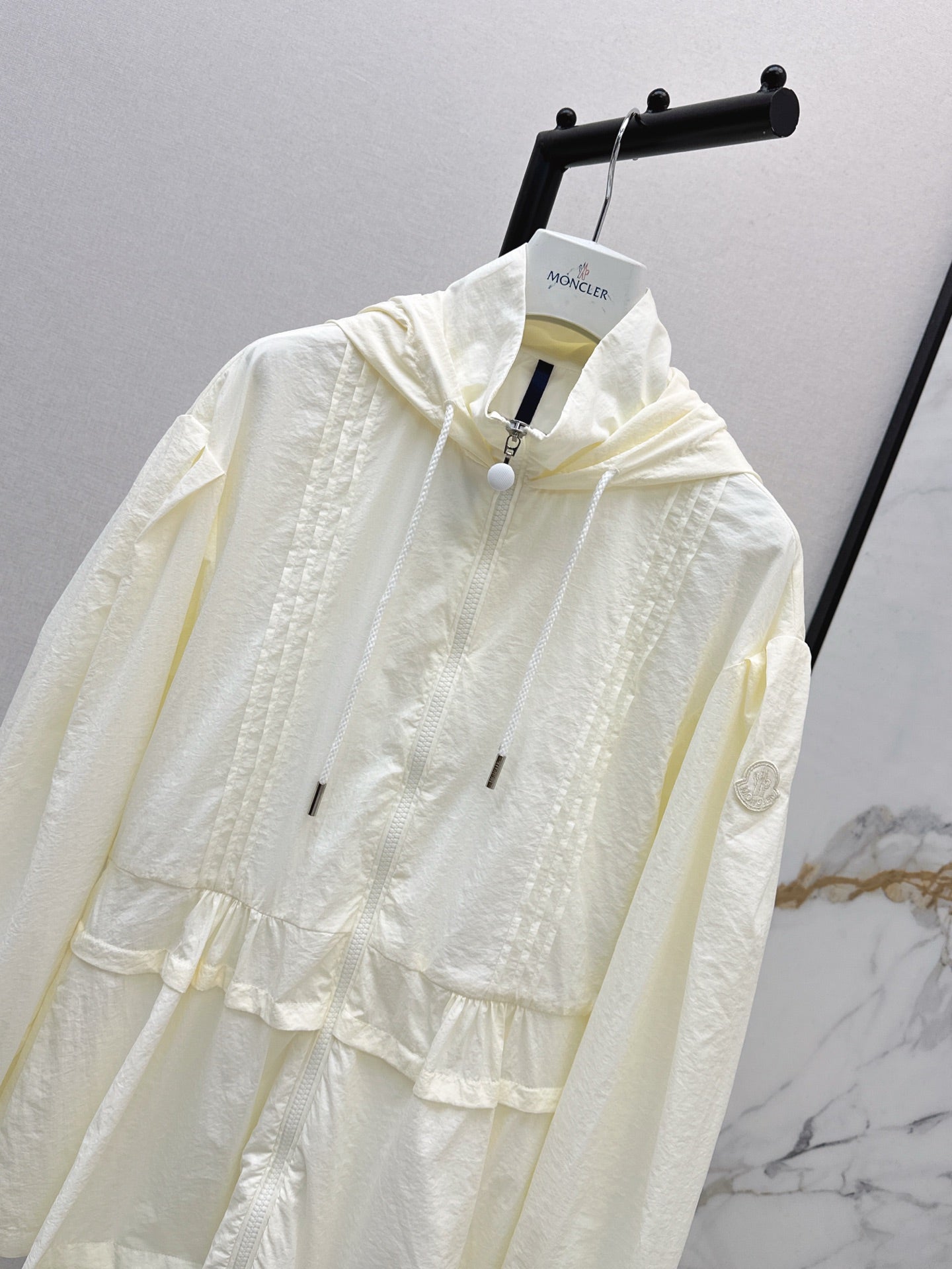 Moncl 25ss drawstring jacket