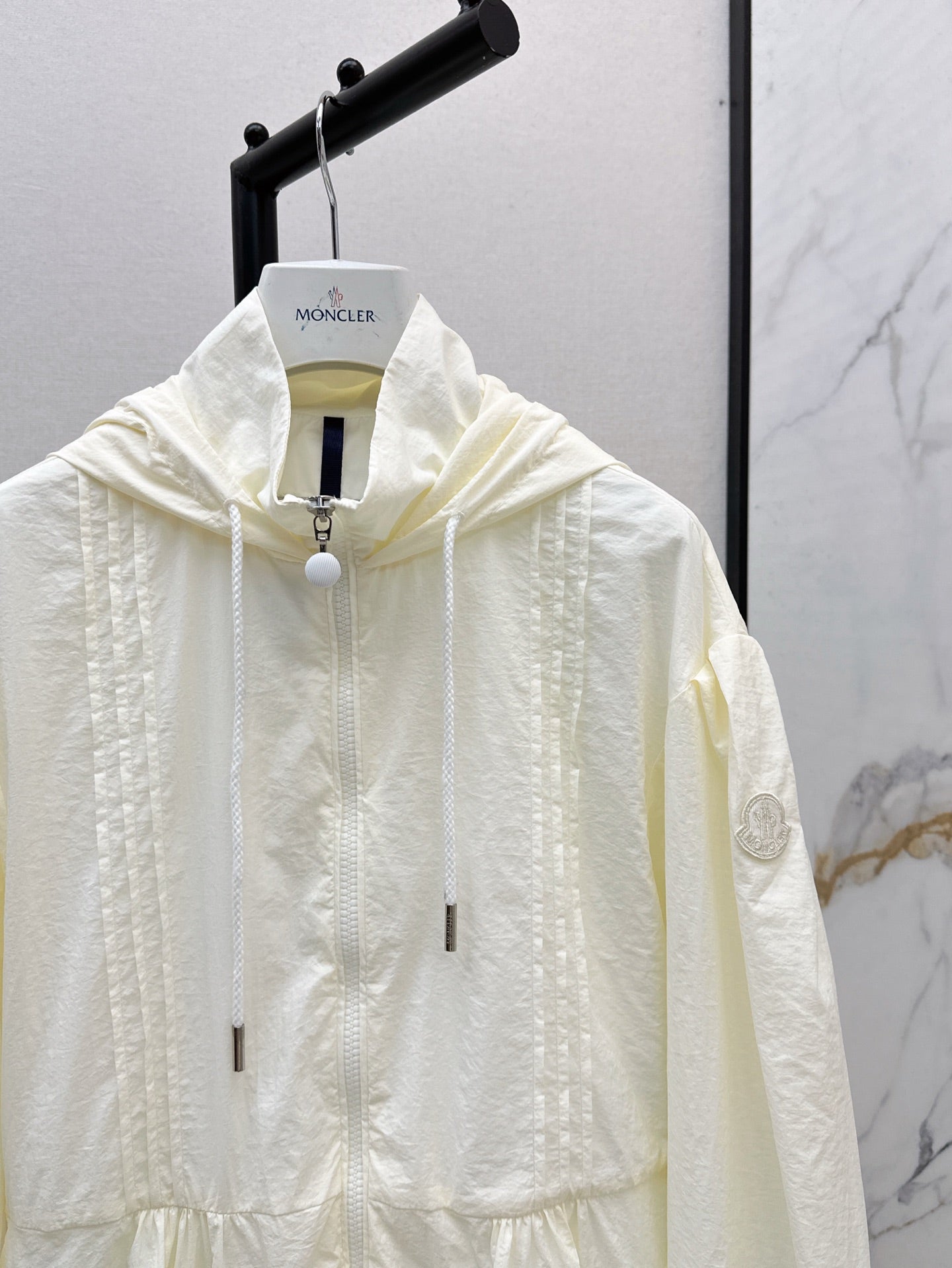 Moncl 25ss drawstring jacket