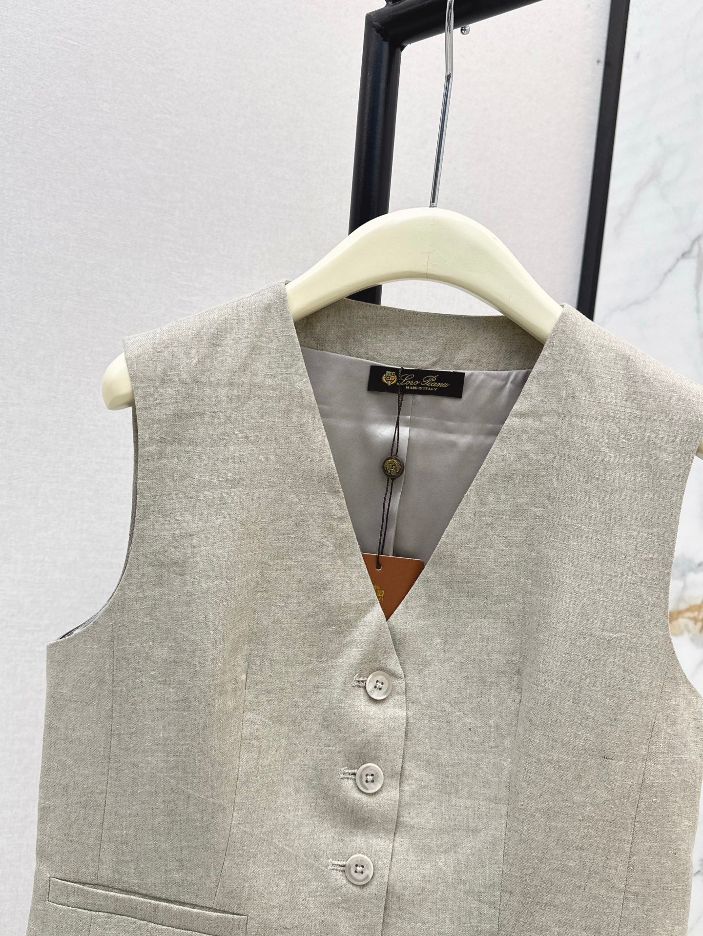 Loro 25ss linen vest